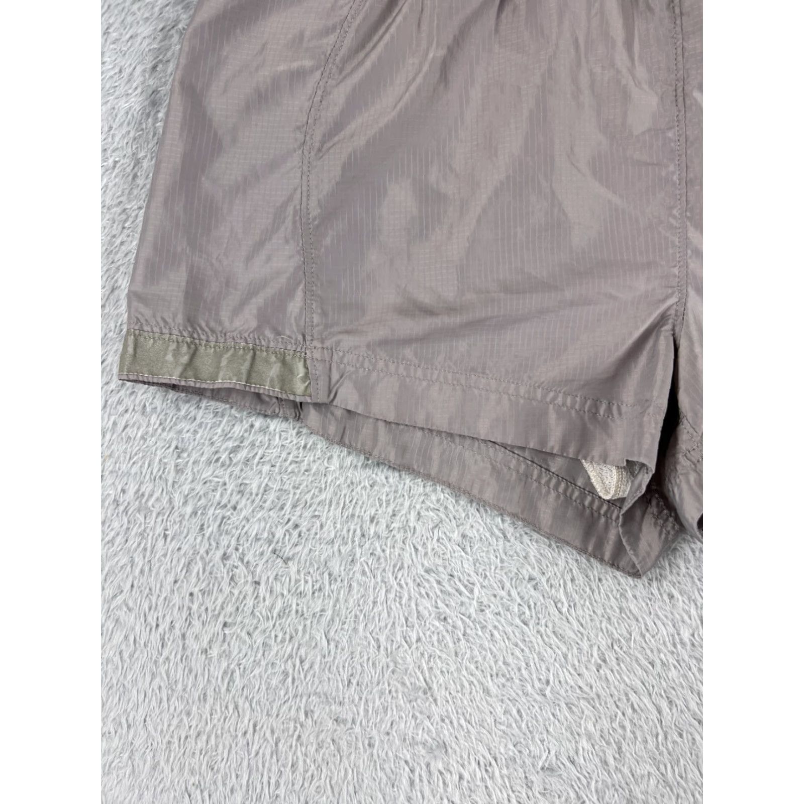 The North Face The North Face Shorts Womens Medium Gray Elastic Waist Lined Polyester Running Size 32" / US 10 / IT 46 - 3 Thumbnail