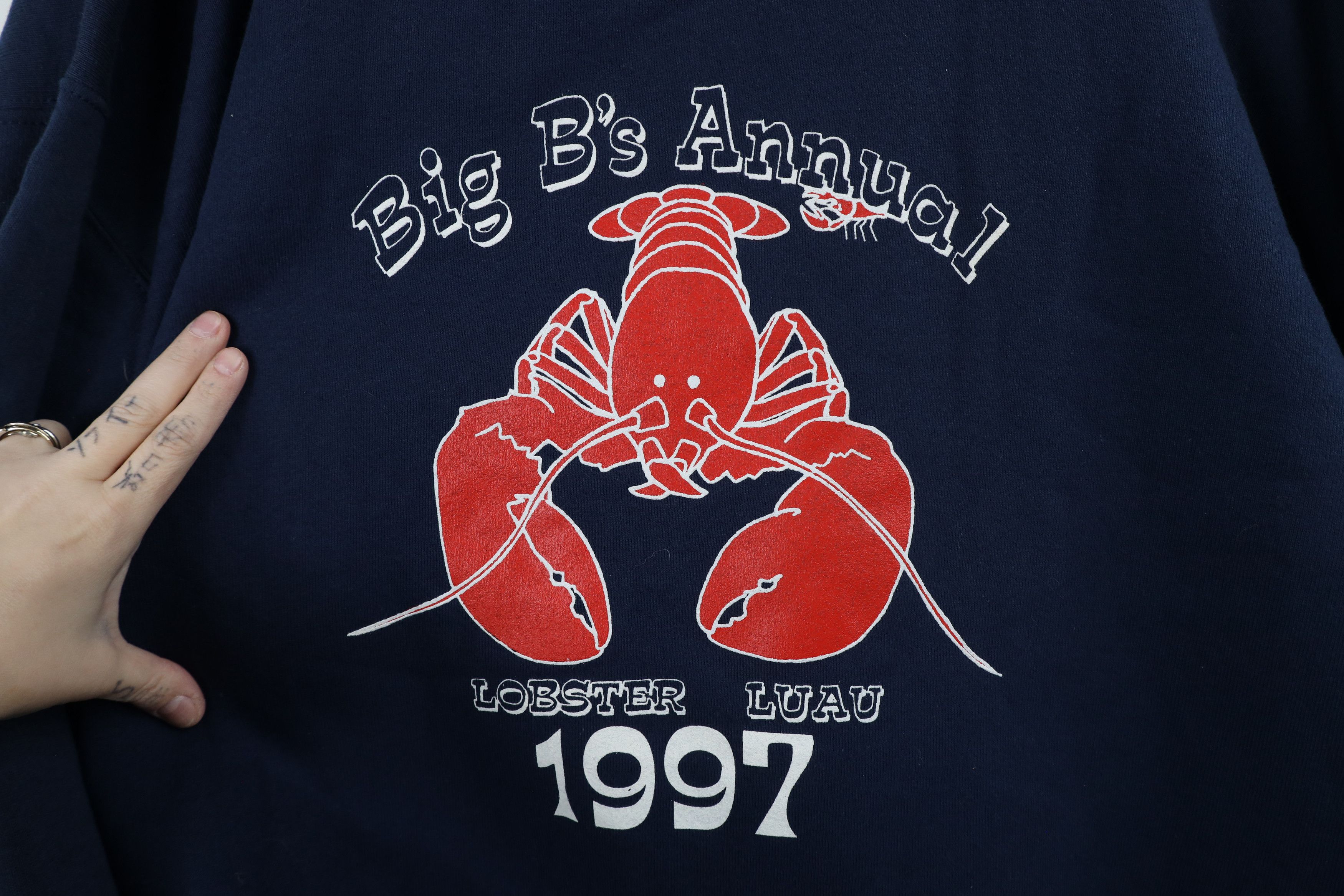 Vintage Vintage 90s Streetwear Luau Crewneck Sweatshirt Navy Blue Size US XXL / EU 58 / 5 - 4 Thumbnail