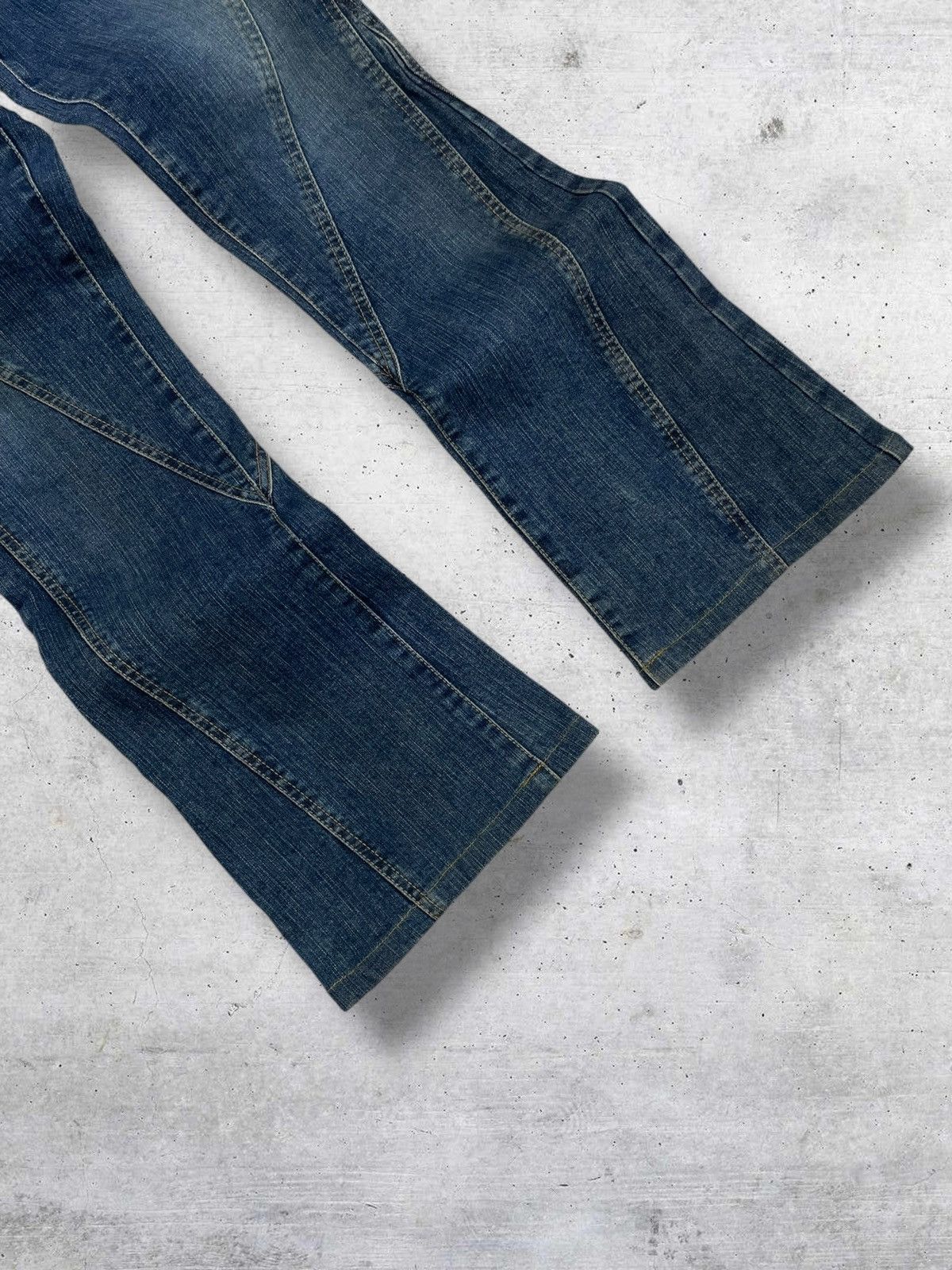 Tornado Mart RITSUKO SHIRAHAMA 1990S JAPAN DESIGNER FLARED DISTRESS DENIM Size US 28 / EU 44 - 2 Thumbnail