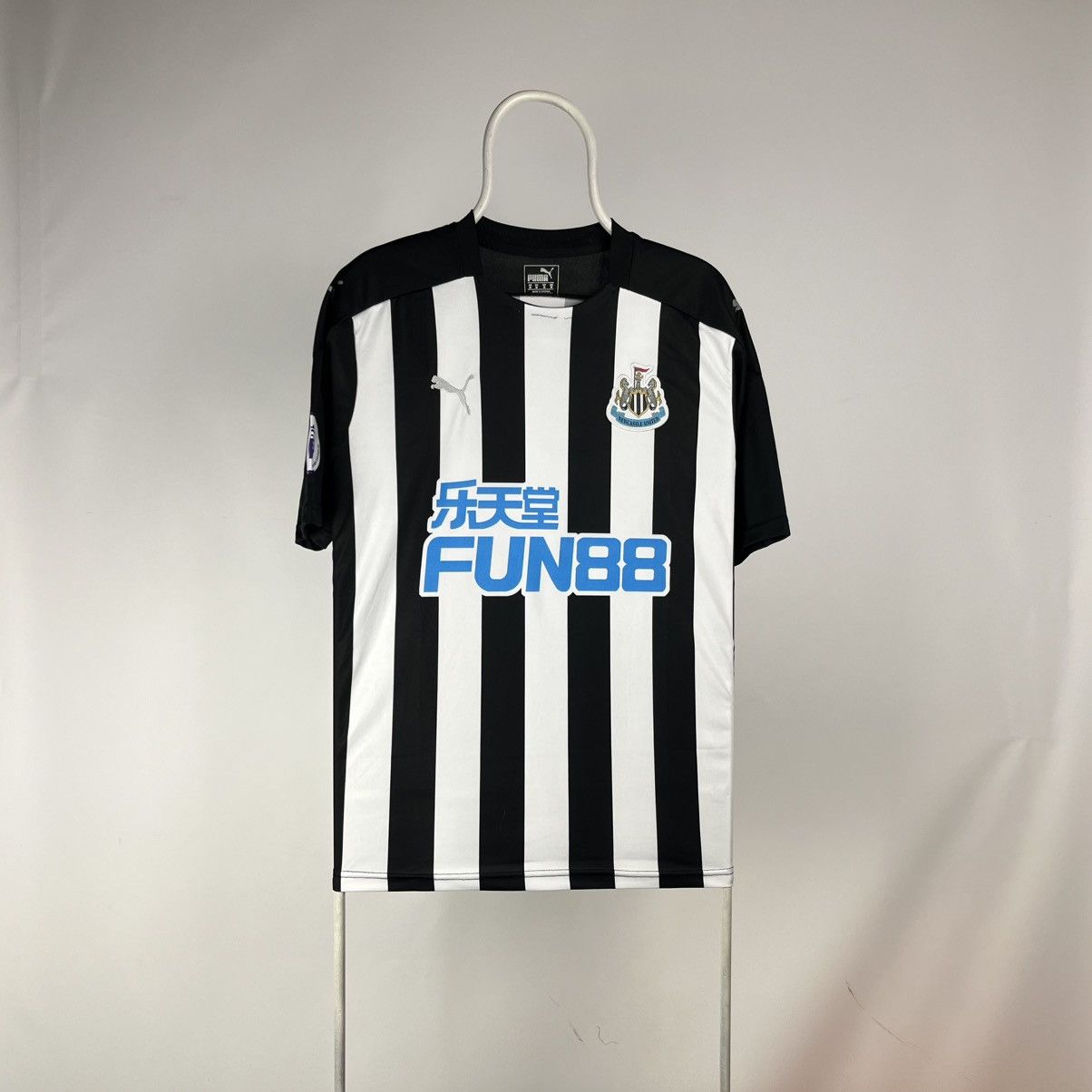 Puma Puma Newcastle United 2020/21 Home Soccer Jersey Size US M / EU 48-50 / 2 - 1 Thumbnail
