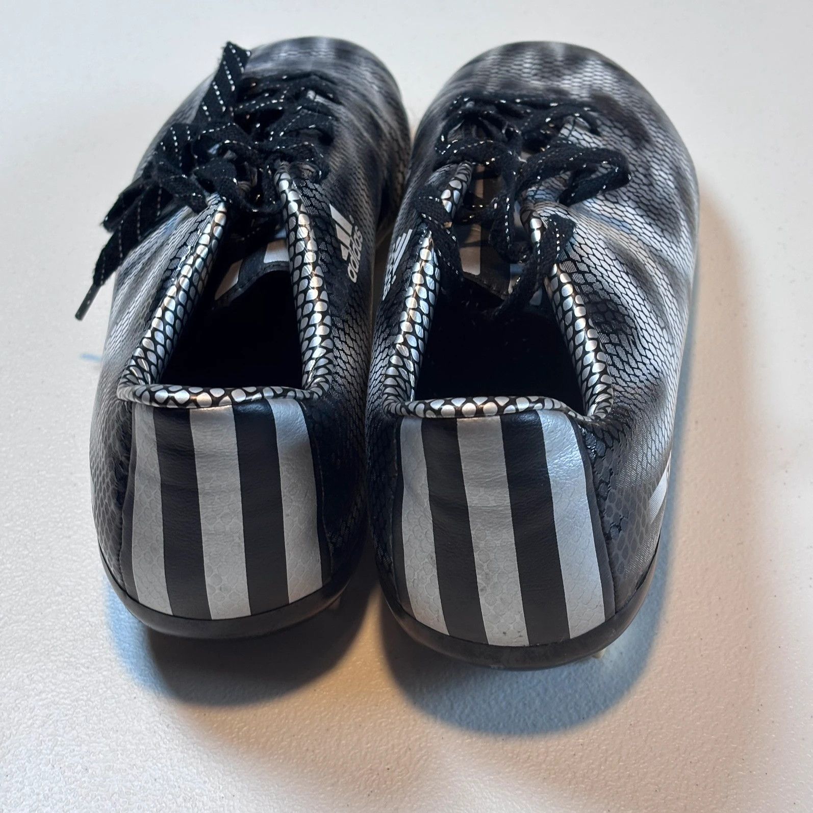 Adidas Adidas F10 Black Snake Print Soccer Shoes Mens 11 US Soccer Size US 11 / EU 44 - 4 Thumbnail