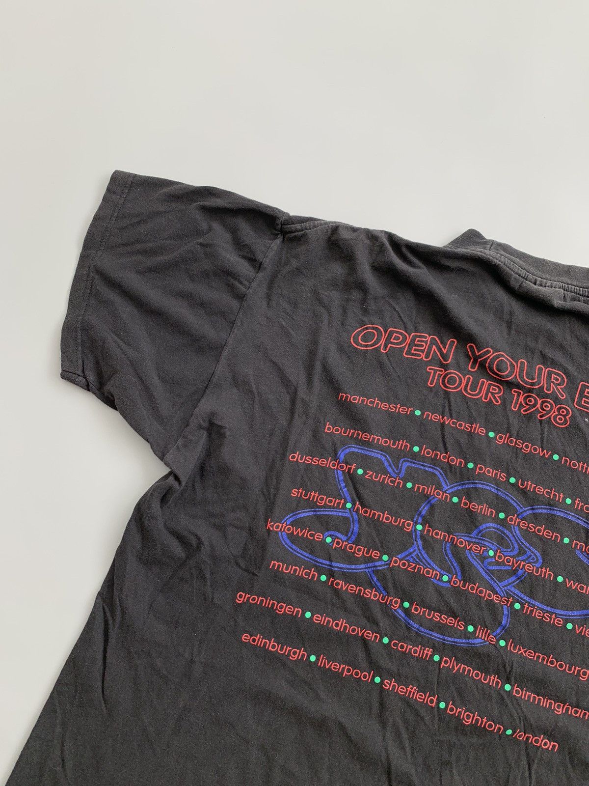 Band Tees Vintage 1997 Yes Europe Tour Faded Tee Boxy Fit Size US L / EU 52-54 / 3 - 10 Thumbnail