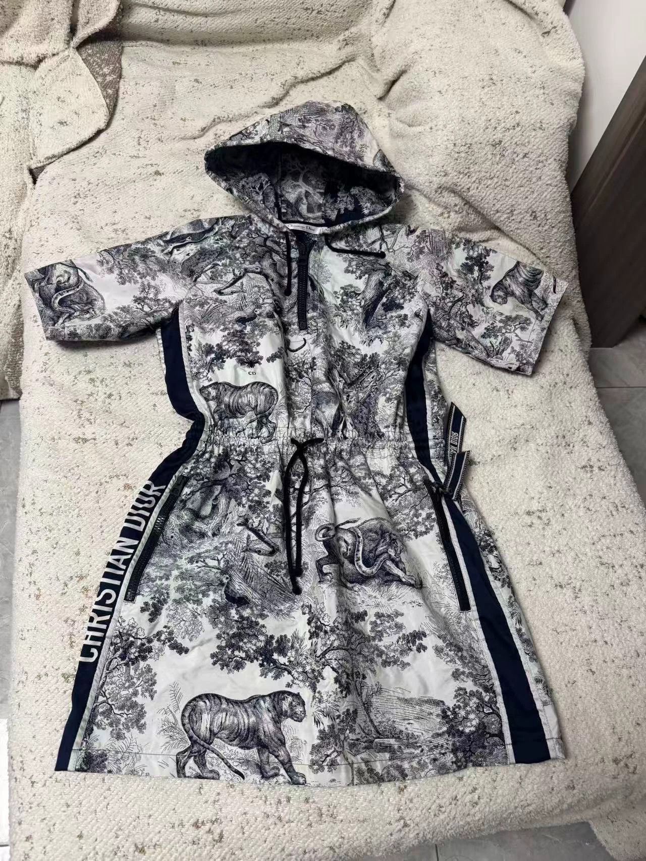 Dior Dior Women's Zoo Dress EUR 34 Like New Authentic Size XS / US 0-2 / IT 36-38 - 1 Thumbnail