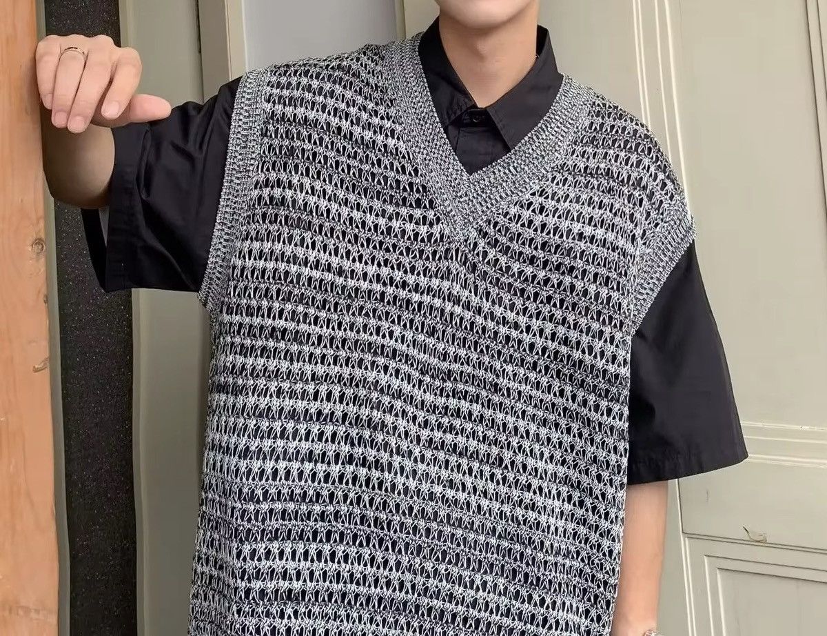 Other × Vintage Knitted Casual Gradient V-neck Loose Sleeveless Sweater Size US S / EU 44-46 / 1 - 3 Thumbnail
