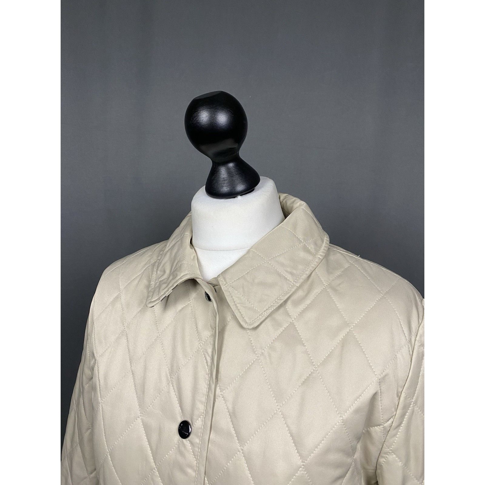 Burberry Burberry Nova Check Lining Women's Beige Quilted Jacket Size Size S / US 4 / IT 40 - 5 Thumbnail