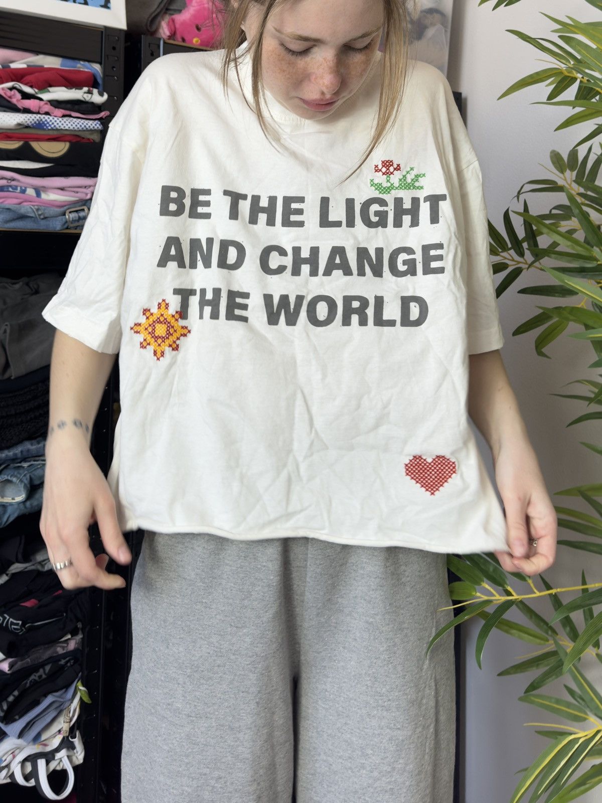 Vintage “BE THE LIGTH AND CHANGE THE WORLD” HUMOR BOXY FIT TEE Size US S / EU 44-46 / 1 - 2 Thumbnail