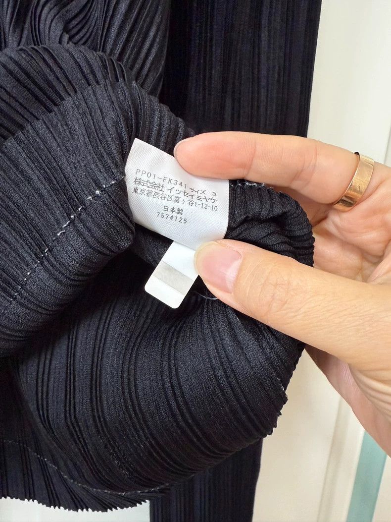 Issey Miyake Issey Miyake size:3 Black ribs, high neck and long sleeves Size S / US 4 / IT 40 - 3 Thumbnail