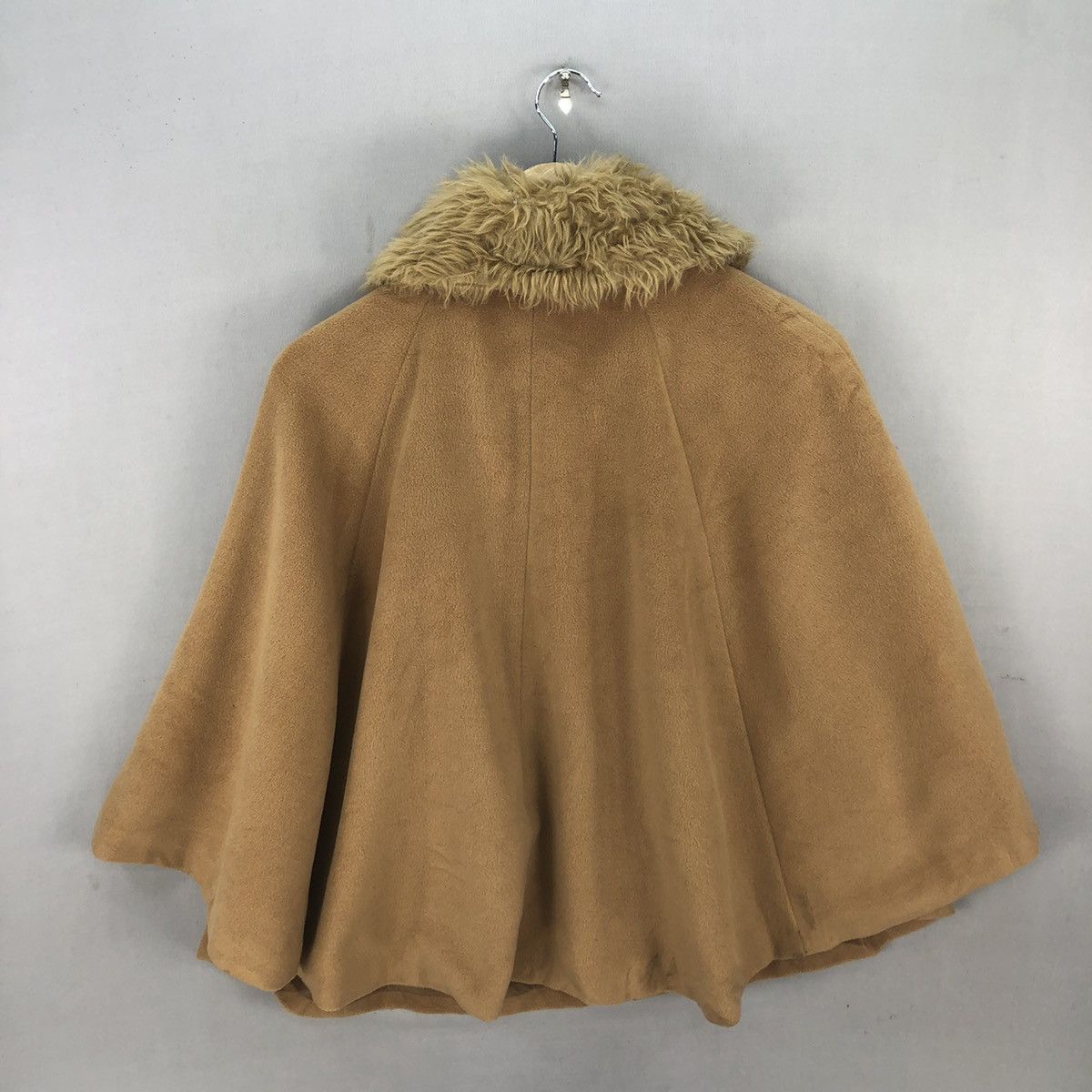 Japanese Brand Cornflake Freedom Faux Fur Cape Size M / US 6-8 / IT 42-44 - 13 Thumbnail
