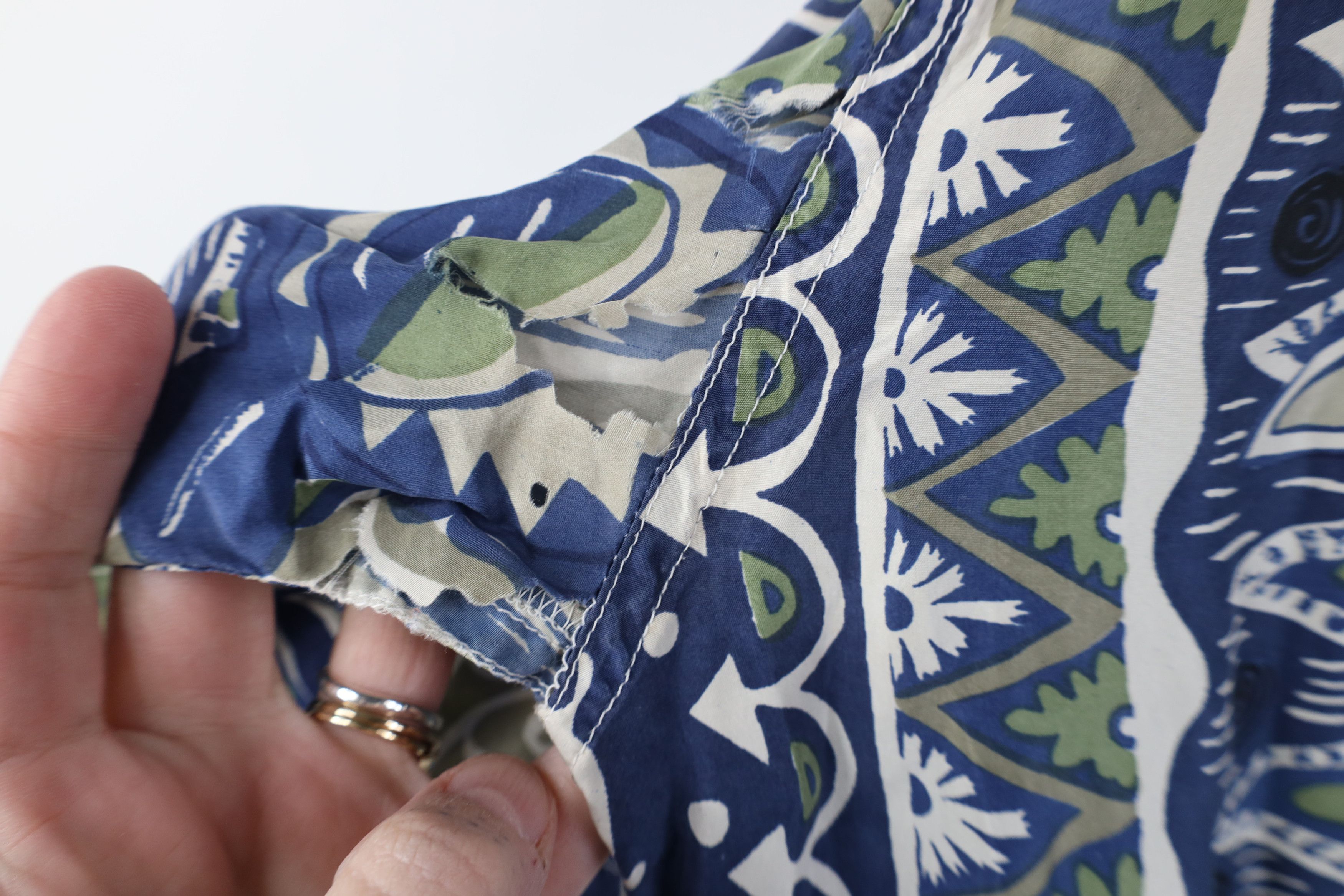 Vintage Vintage 90s Streetwear Silk Hawaiian Collared Button Shirt Size US L / EU 52-54 / 3 - 8 Thumbnail