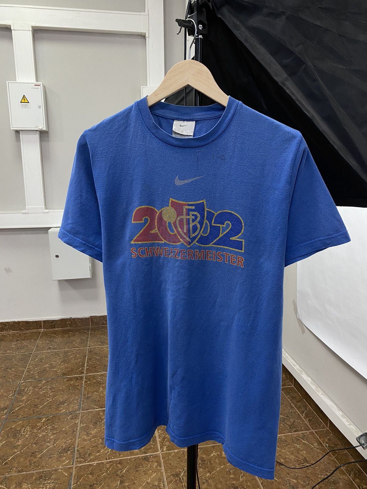 Nike 🇨🇭 Vintage 2002 Nike Basel Football Jersey T-Shirt rare Y2K Size US S / EU 44-46 / 1 - 1 Thumbnail
