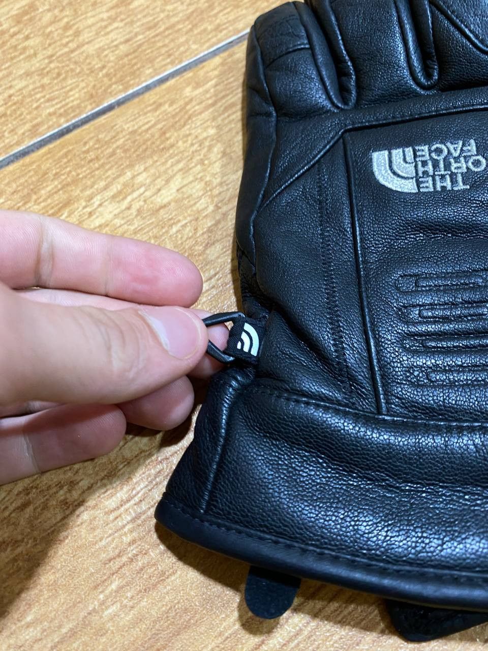 The North Face TNF Streetwear Gloves black logo The North Face Vintage Size ONE SIZE - 8 Thumbnail