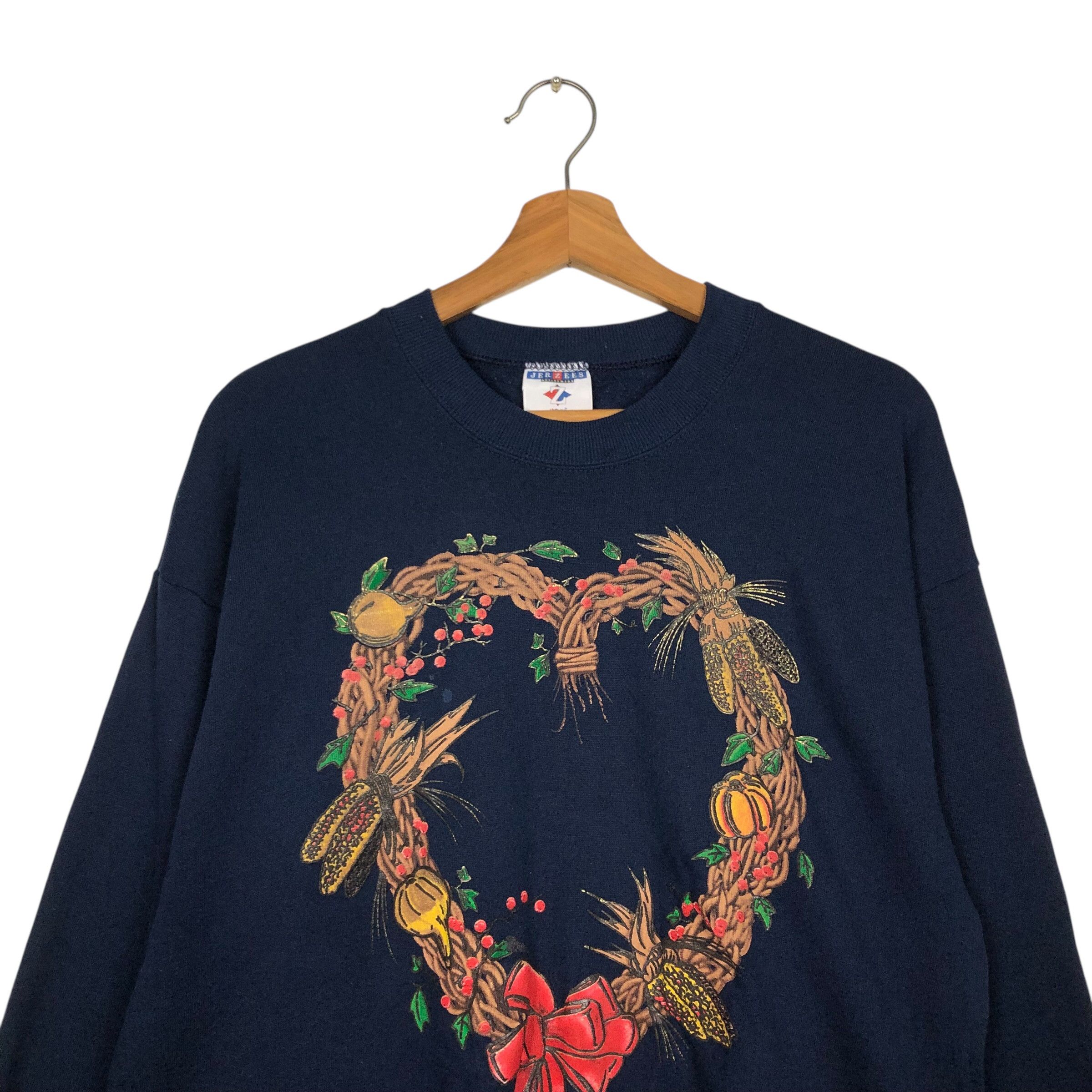 Vintage 📌Vintage Sweatshirt Featuring a Heart Shaped Autumn Winter Size US L / EU 52-54 / 3 - 4 Thumbnail