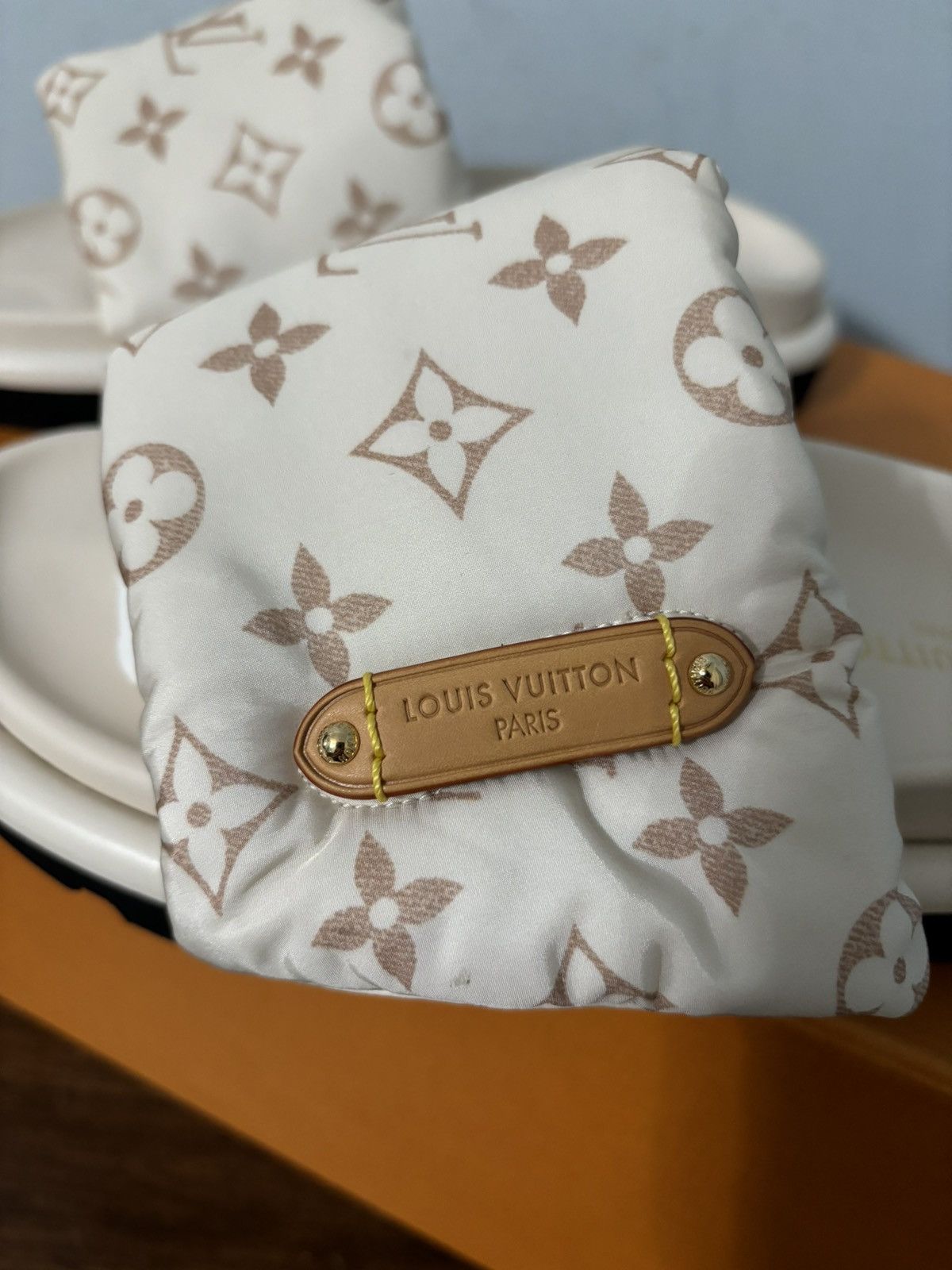 Louis Vuitton Louis Vuitton Pool Pillow Flat Comfort Mule Slide Size US 7 / EU 40 - 4 Thumbnail