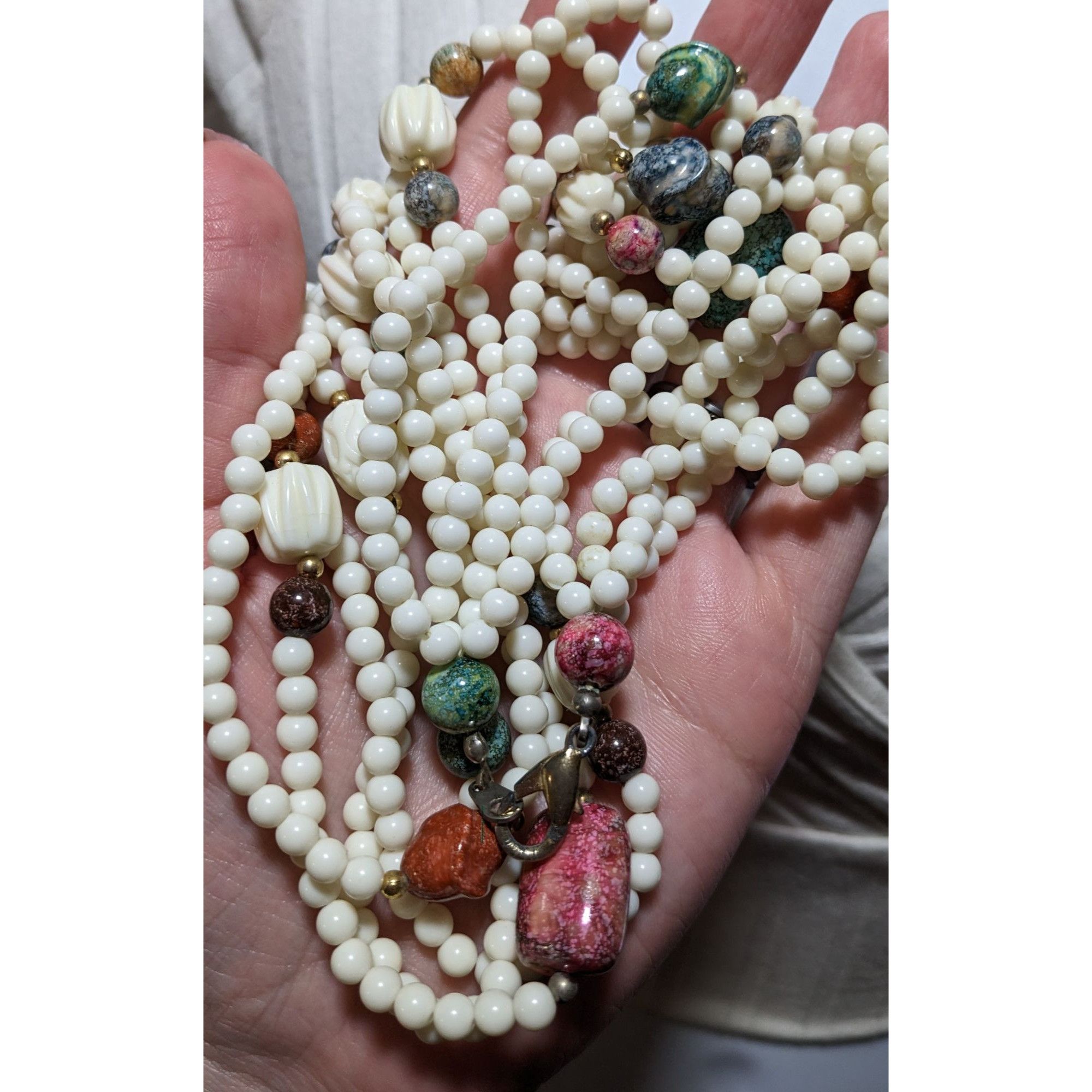 Other Vintage White And Rainbow Beaded Lucite Necklace Size ONE SIZE - 5 Thumbnail
