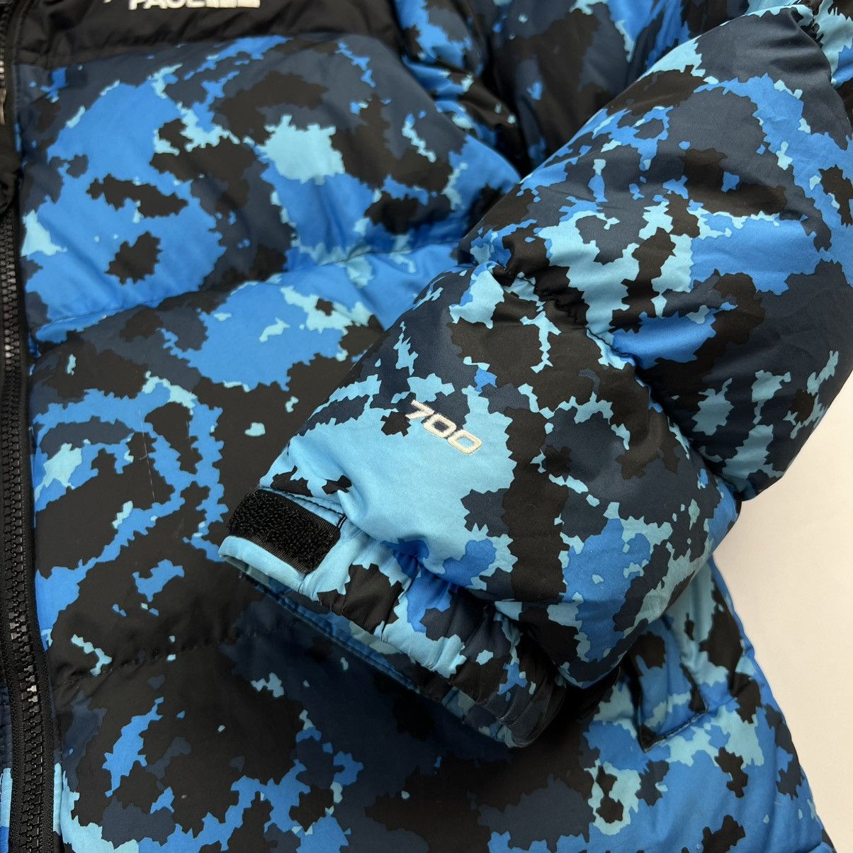 The North Face The North Face 1996 Nuptse digi blue camo puffer jacket Size S / US 4 / IT 40 - 5 Thumbnail