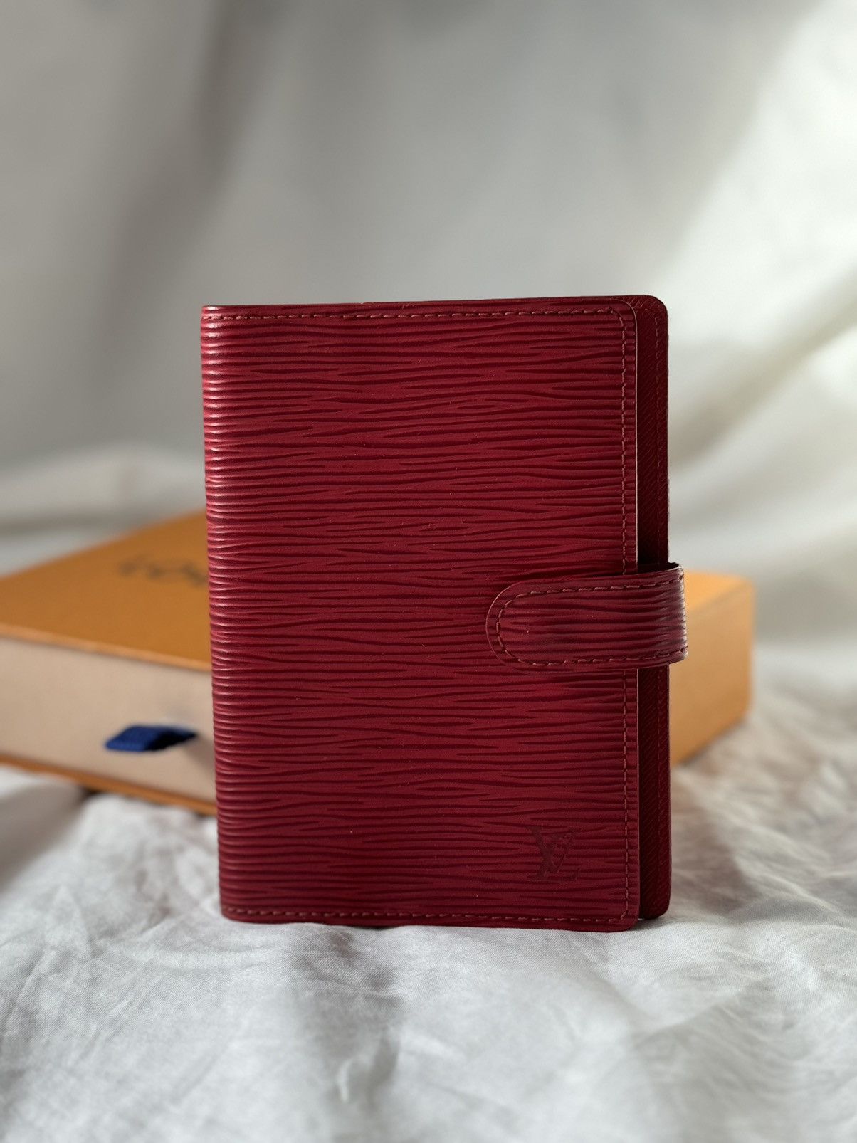 Authentic Louis Vuitton Epi Cardholder Authentic Louis Vuitton Vintage Blue Epi Leather Card Holder  main image 4