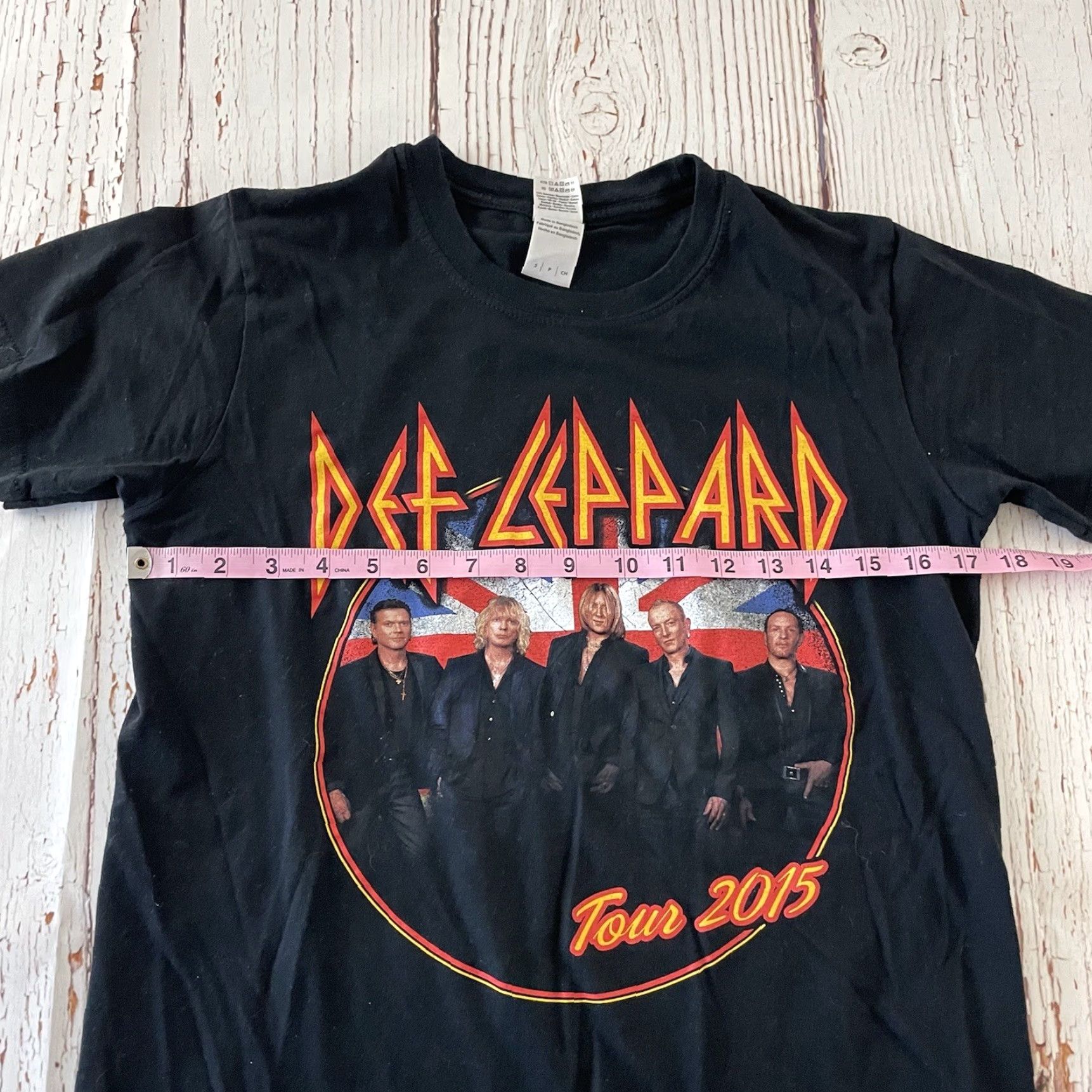 Vintage Def Leppard T-Shirt Short Sleeve 2015 Tour Black Mens Small Size US S / EU 44-46 / 1 - 3 Thumbnail