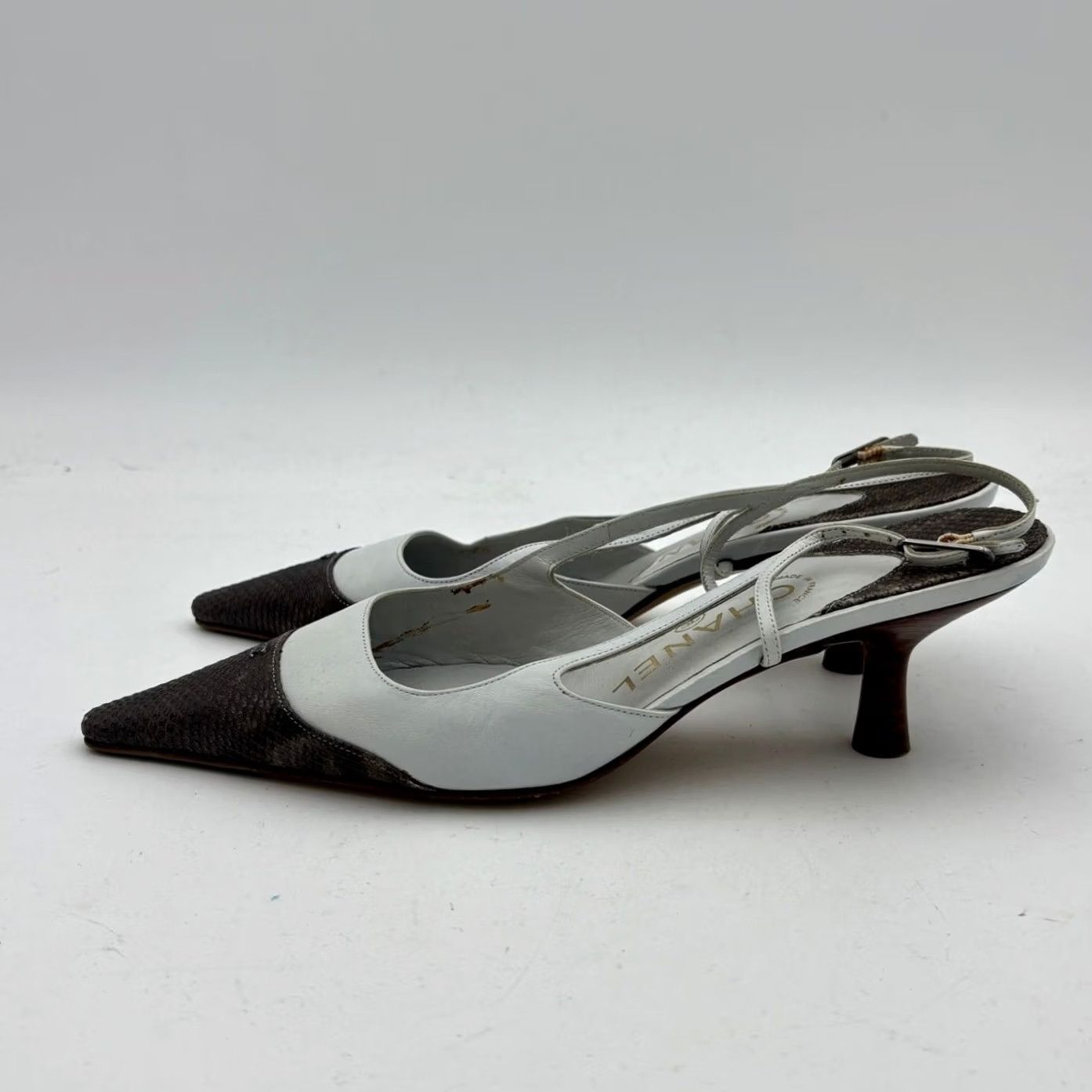 Chanel CHANEL Slingback Womens VTG Logo Leather Slingbacks Point Toe Kitten Heels Women Size US 8 / IT 38 - 5 Thumbnail