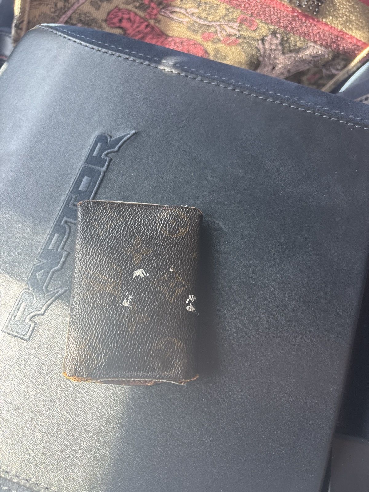 Louis Vuitton Louis Vuttion Keyholder/Wallet Size ONE SIZE - 2 Thumbnail