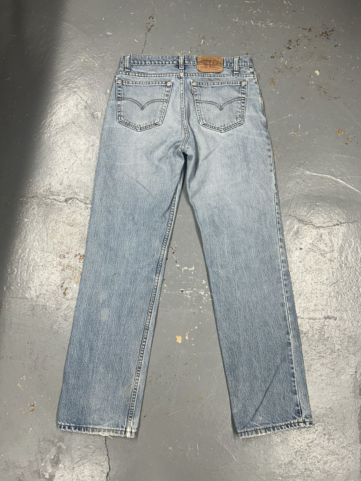 Levi's × Vintage Crazy Vintage 90s Distressed Levis 516 Baggy Lightwash Jeans Size US 32 / EU 48 - 2 Thumbnail