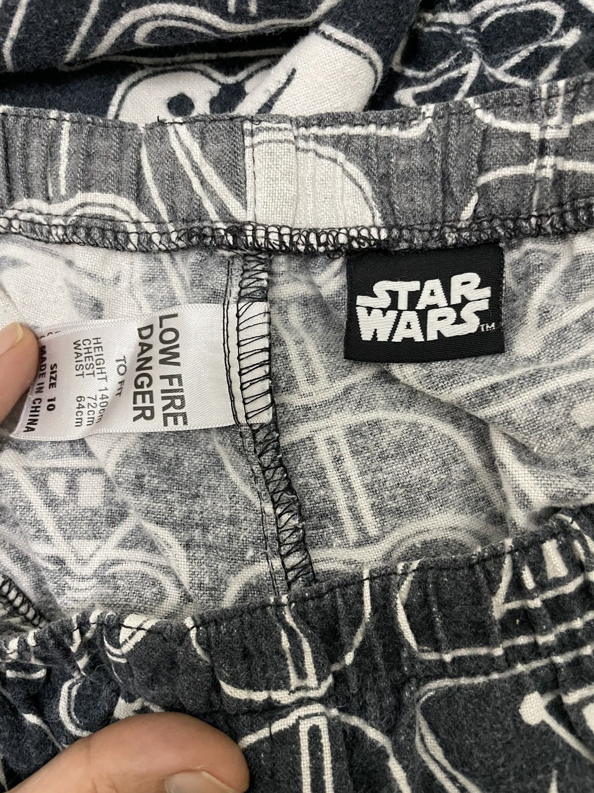 Star Wars × Vintage Star wars legging three quarter Full print boy size Size US 26 / EU 42 - 7 Thumbnail