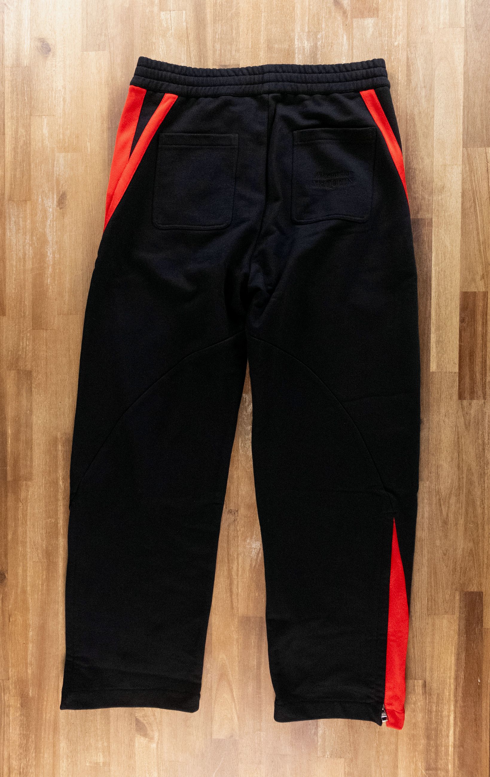 Alexander McQueen ALEXANDER MCQUEEN red black twisted stripe jogger sweatpants Size US 34 / EU 50 - 12 Thumbnail