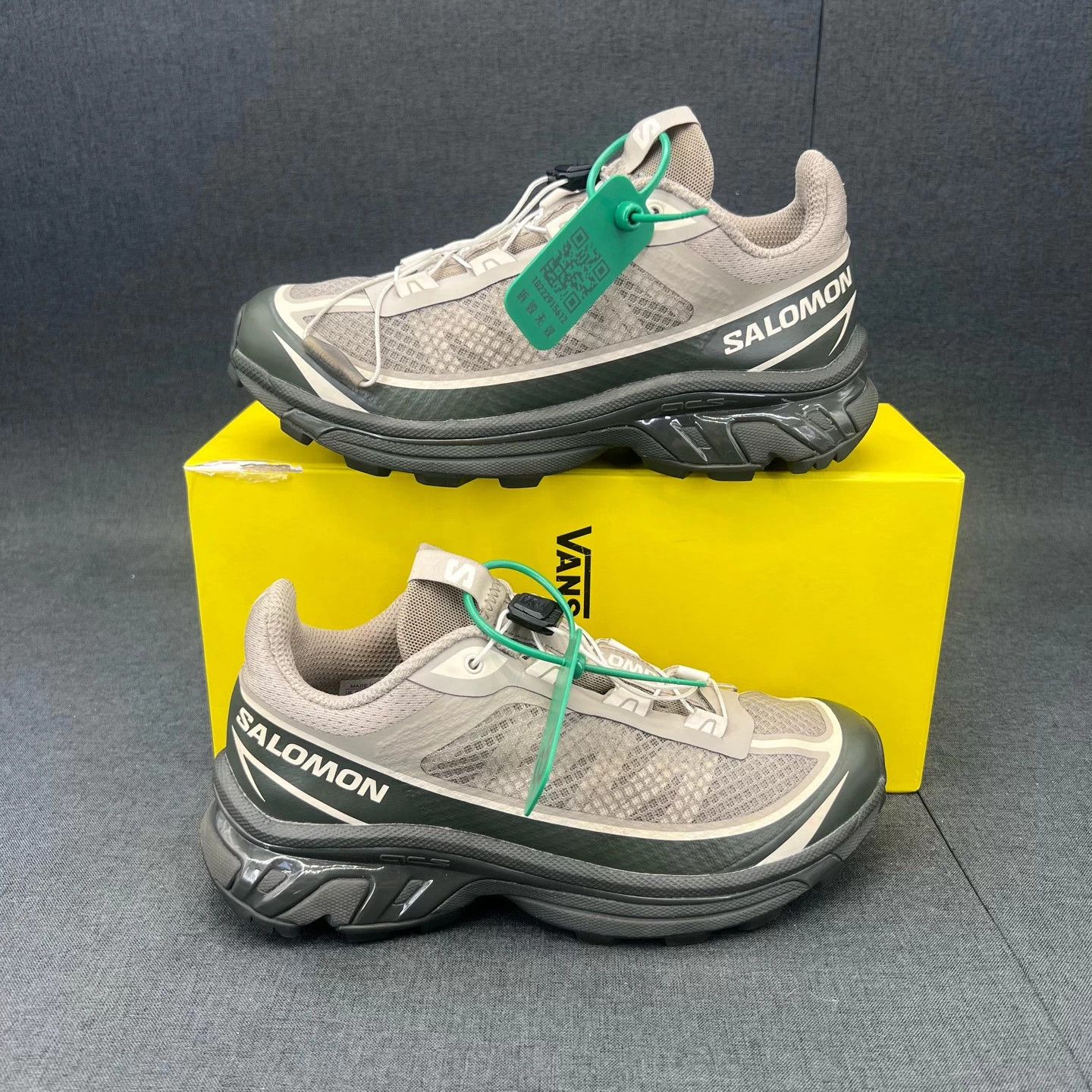 Salomon Salomon XT-6 Khaki Grey 38.5 New Original Box Size US 8.5 / IT 38.5 - 2 Thumbnail