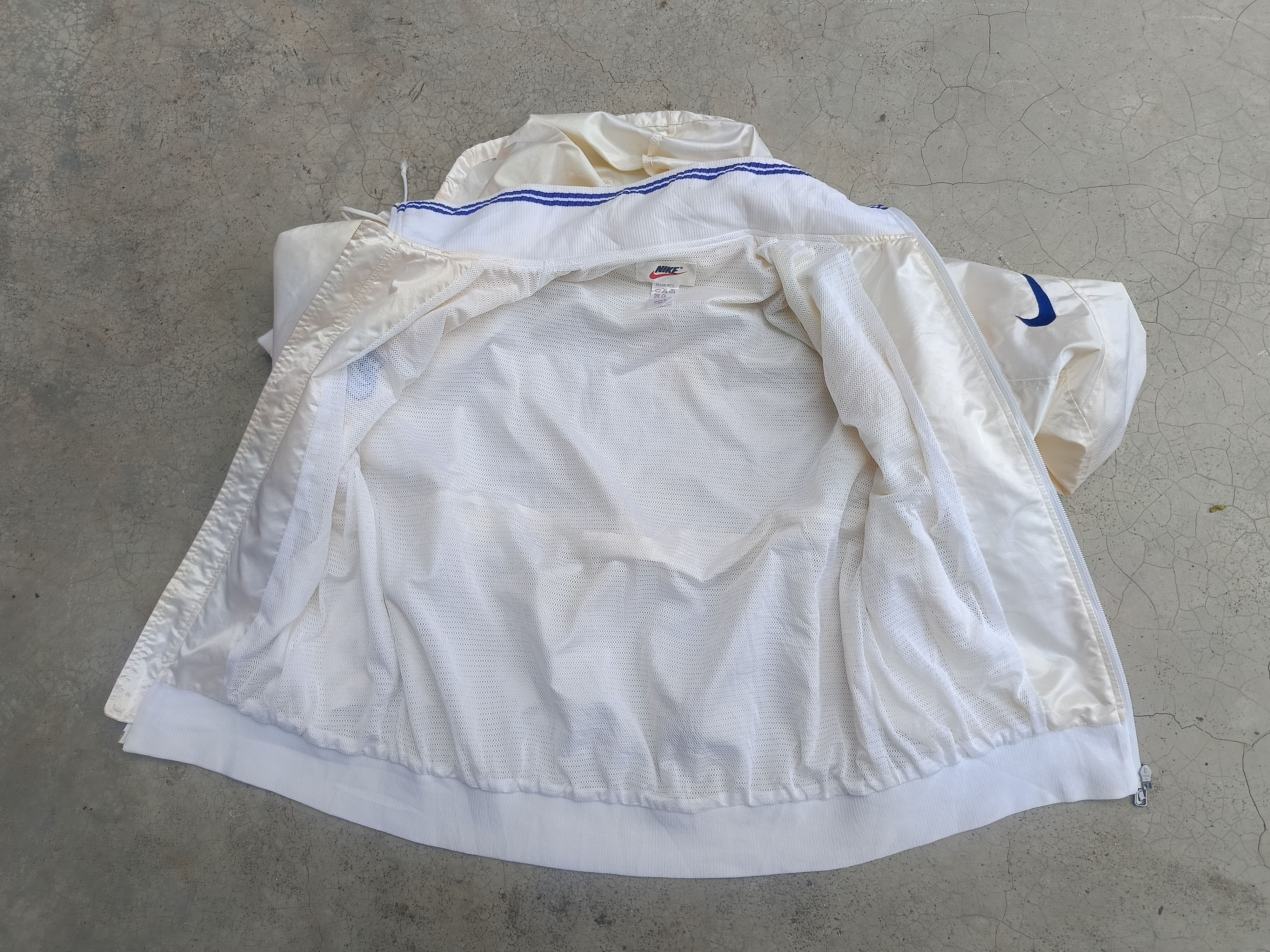 Nike VINTAGE 90s NIKE SWOOSH TRACK JACKET WINDBREAKER Size US M / EU 48-50 / 2 - 4 Thumbnail