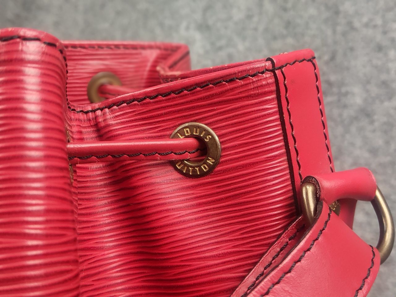 Louis Vuitton Louis Vuitton Noé Epi Vintage authentic Shoulder Red Bag Size ONE SIZE - 16 Thumbnail
