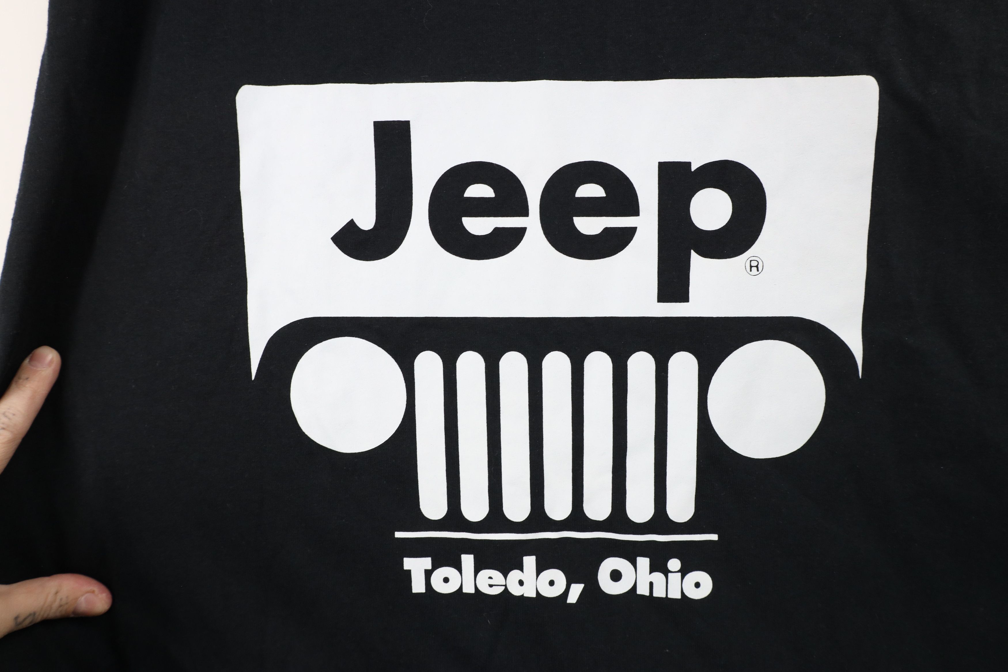 Vintage Vintage 90s Jeep Motors Spell Out Toledo Ohio T-Shirt Black Size US XXL / EU 58 / 5 - 4 Thumbnail