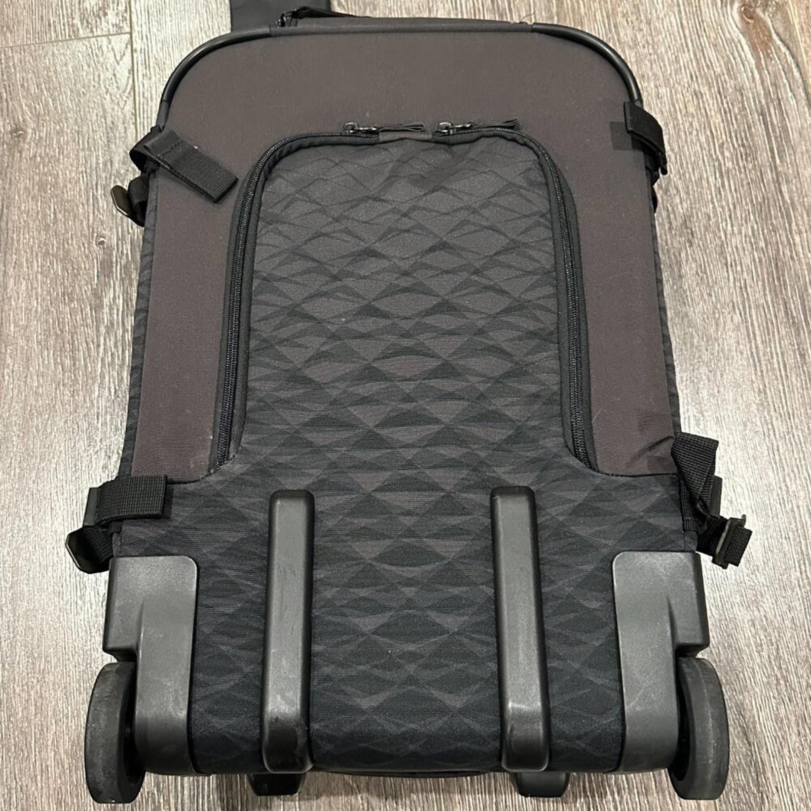 Victorinox Victorinox Rolling Suitcase – Hard to Find – Retails $500 Size ONE SIZE - 6 Thumbnail