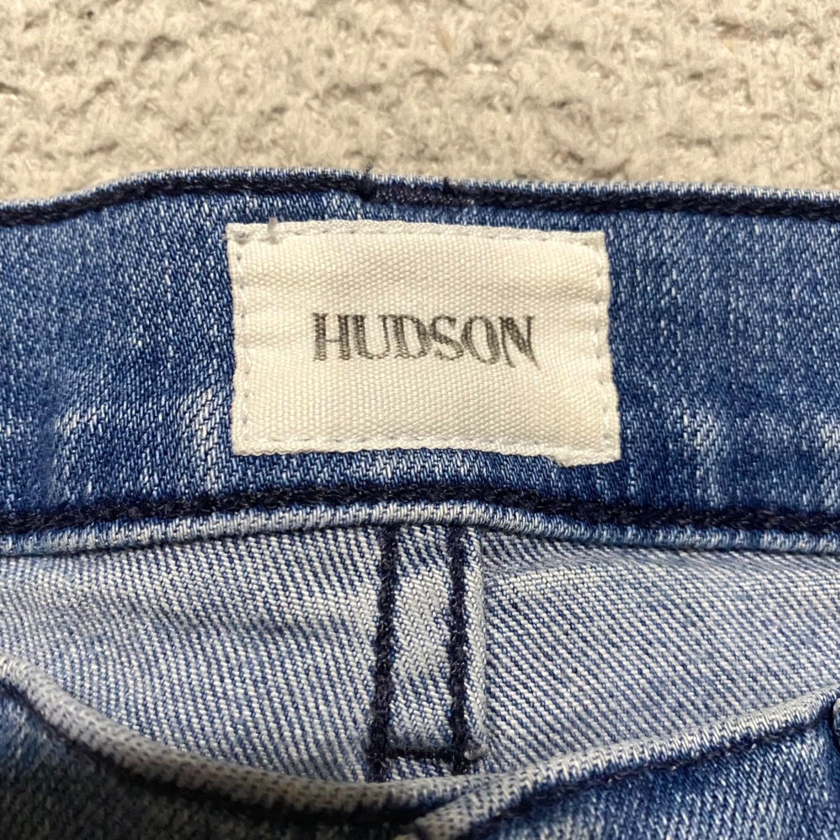 Hudson Hudson Jeans Womens sz 25 Jeans Blue Denim Medium Wash Capri Mid Rise Capris Womens Jeans Size 42" / US 20 - 3 Thumbnail
