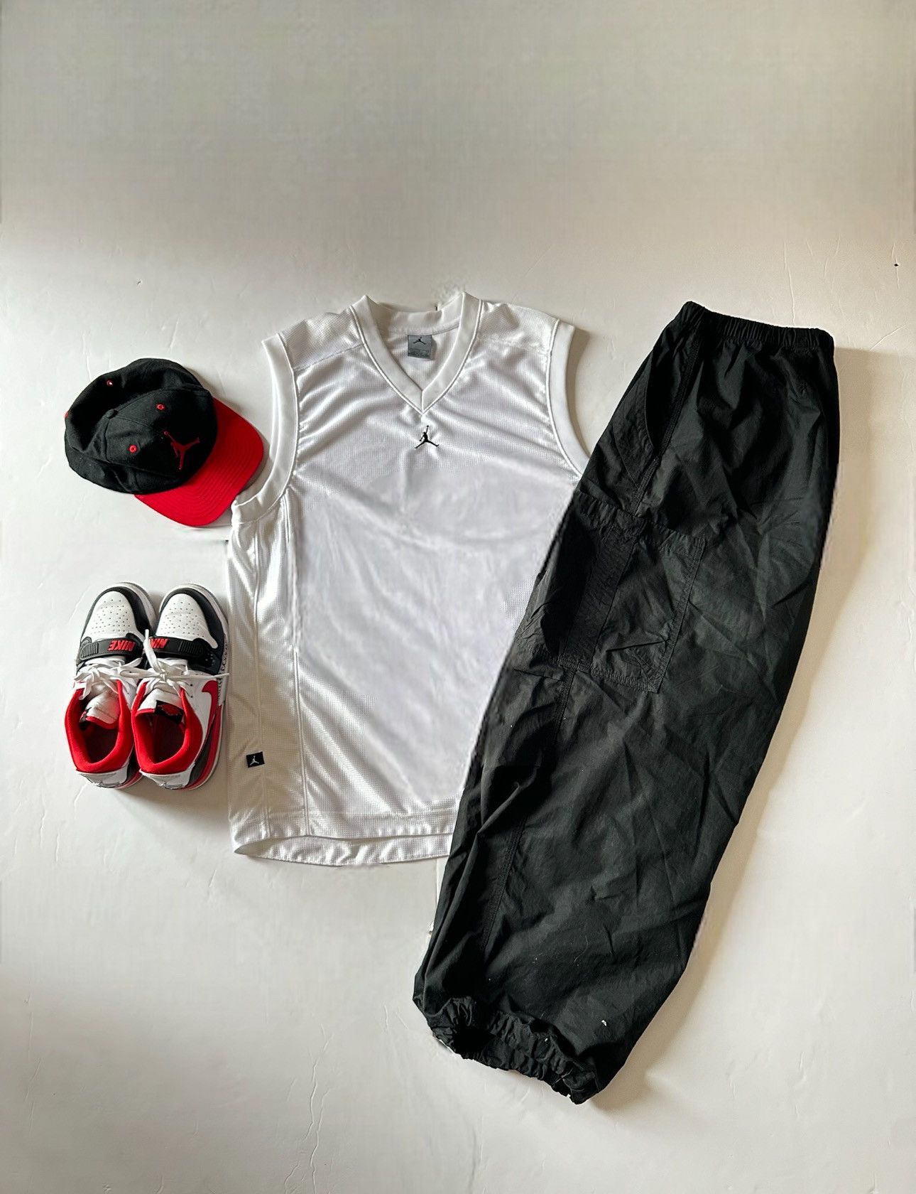 Jordan Brand Vintage-Inspired Baggy Jordan White Basketball Jersey Size US M / EU 48-50 / 2 - 3 Thumbnail