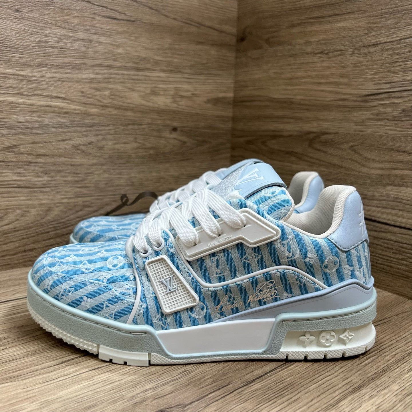 Louis Vuitton Louis Vuitton Training Blue Lowtop Sneakers us_6-5 Women Size US 6.5 / IT 36.5 - 1 Thumbnail