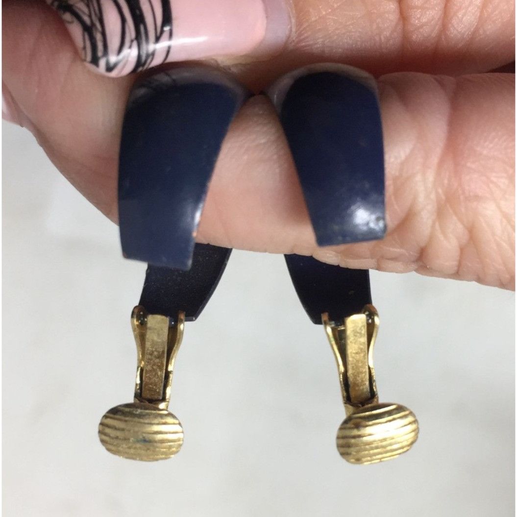 Other Women's Vintage Chunky Navy Blue and Gold tone Hoop Clip On Size ONE SIZE - 5 Thumbnail