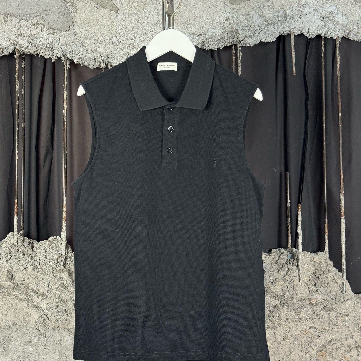 Saint Laurent Paris Saint Laurent YSL Logo Sleeveless Polo Size S Size US S / EU 44-46 / 1 - 1 Thumbnail