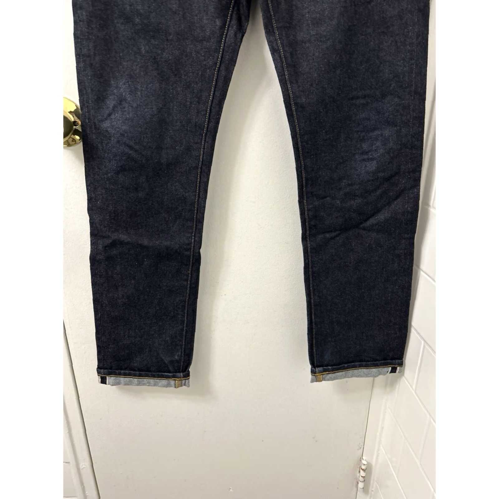 Uniqlo UNIQLO Jeans Slim Straight Fit Mens 29x32 Dark Wash Denim Blue 5-Pocket Zipper Button Logo Slim Straight Style Straight Fit Jeans Mens Size US 29 - 3 Thumbnail