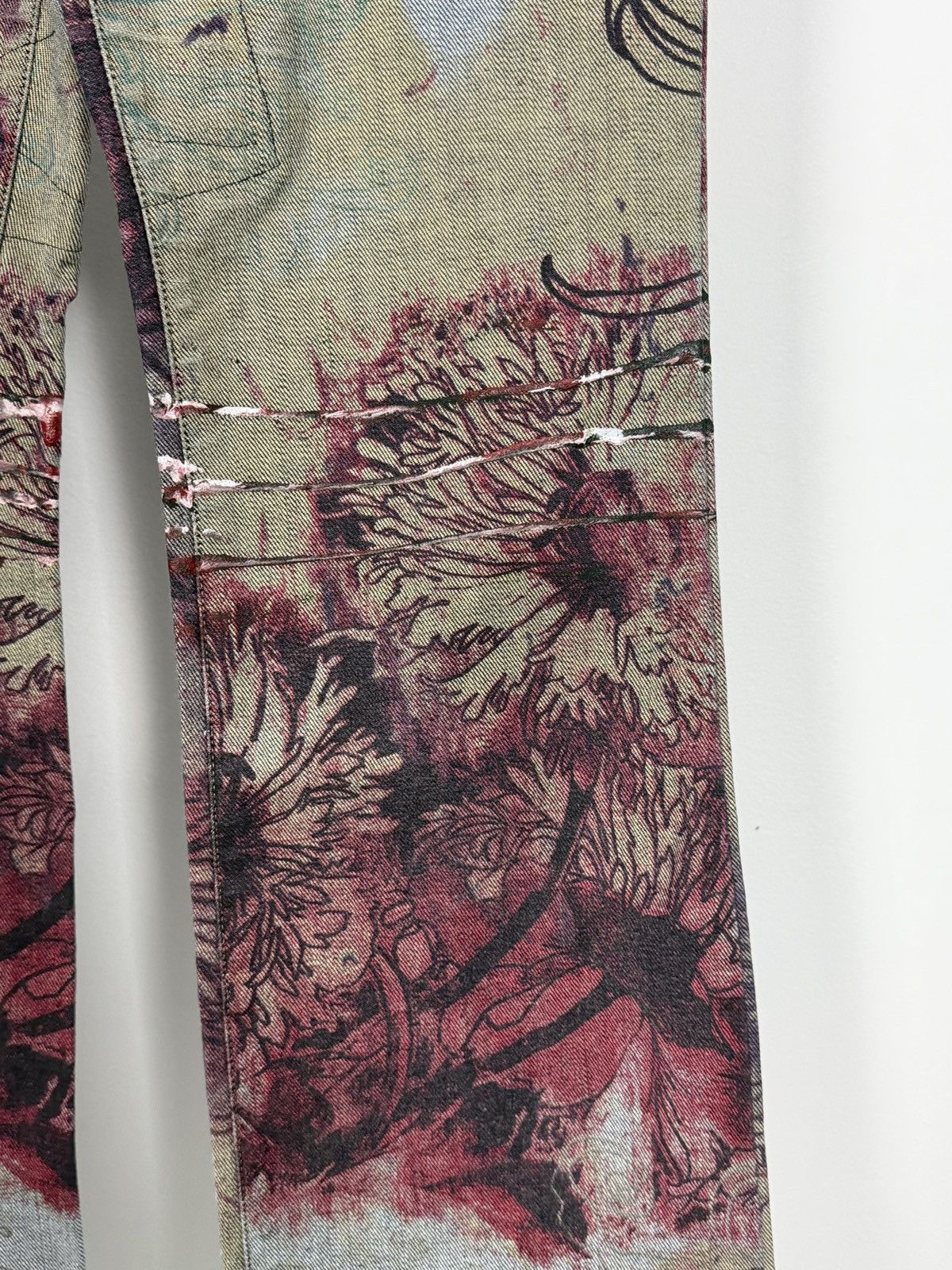Roberto Cavalli Roberto Cavalli 2000’s Flared Floral Slashed Tattoo Jeans Size 28" / US 6 / IT 42 - 12 Thumbnail