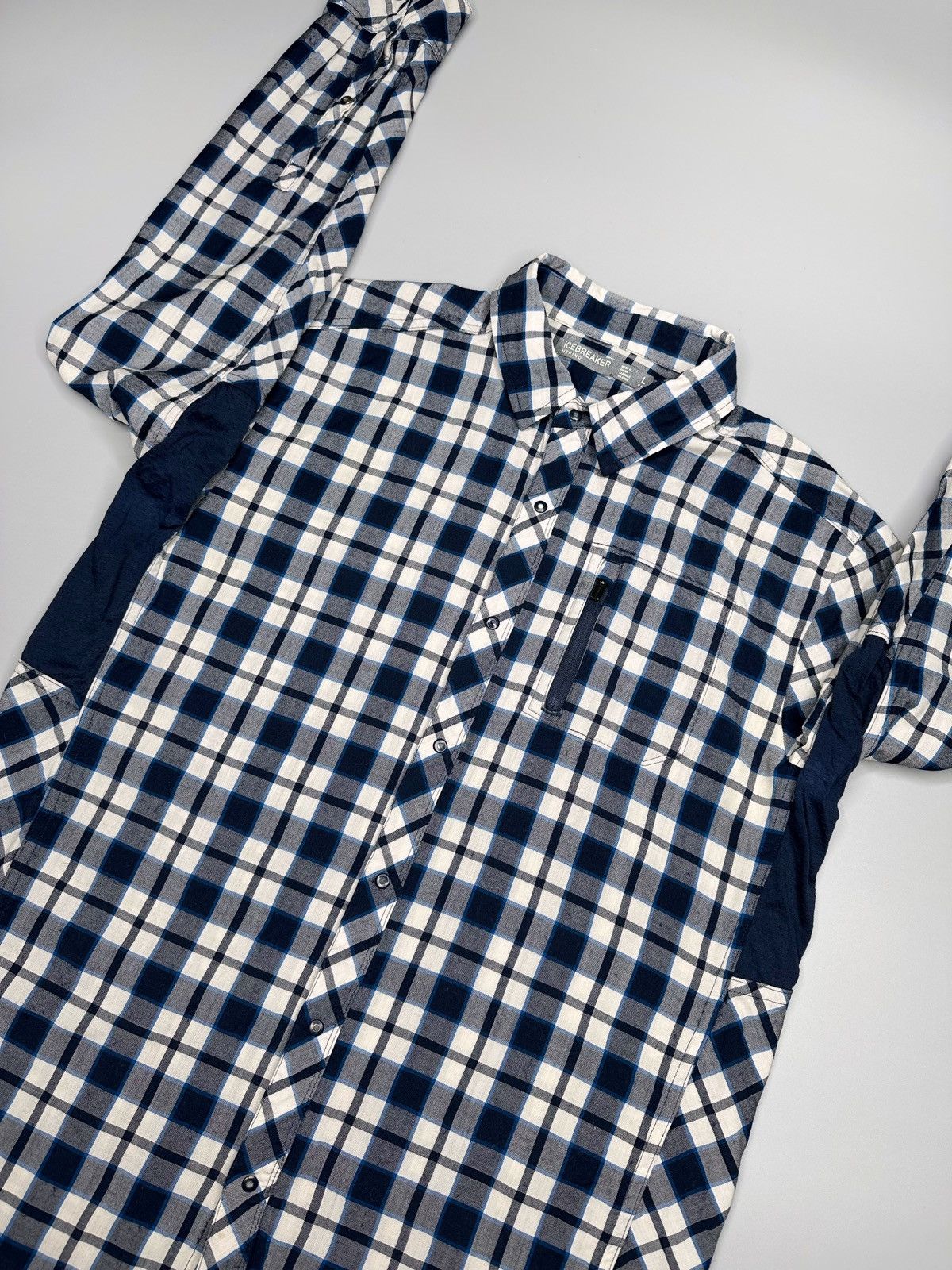 Icebreaker Icebreaker Wool Button Up Shirt Outdoor Size US L / EU 52-54 / 3 - 6 Thumbnail