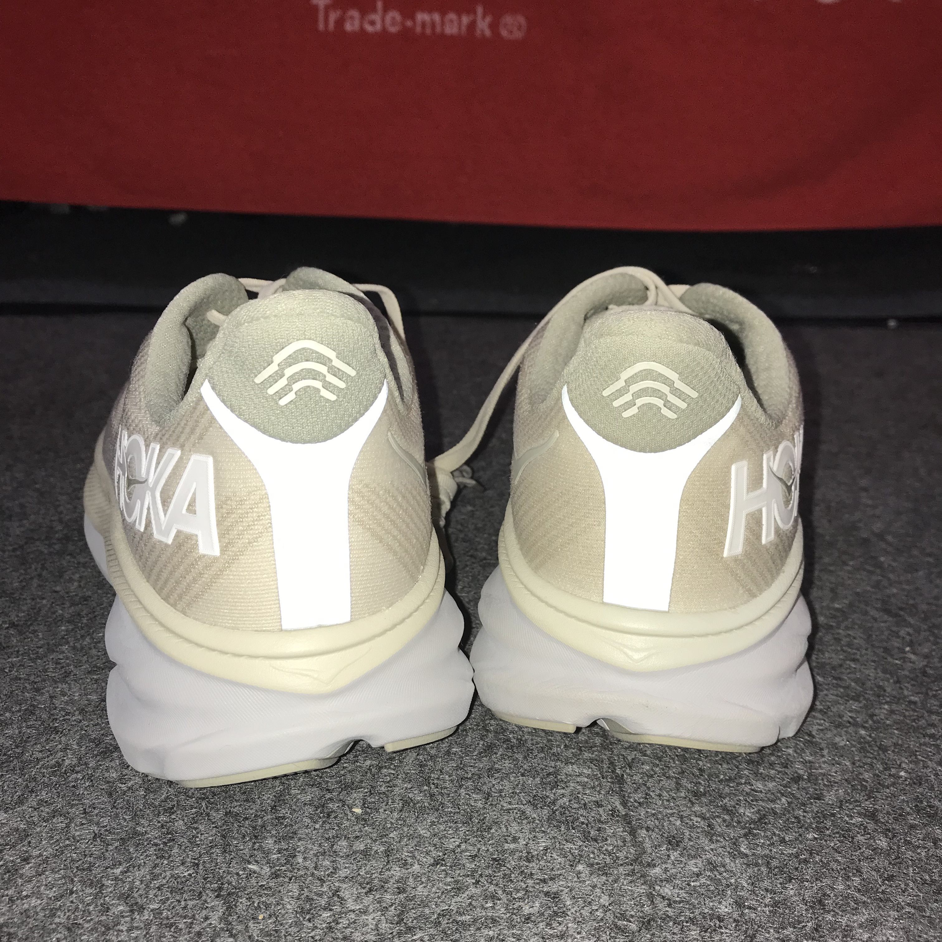 Hoka Hoka Clifton 9/H Tennis shoes Size 10.5 uk 45 eur 29 cm Size US 11 / EU 44 - 3 Thumbnail