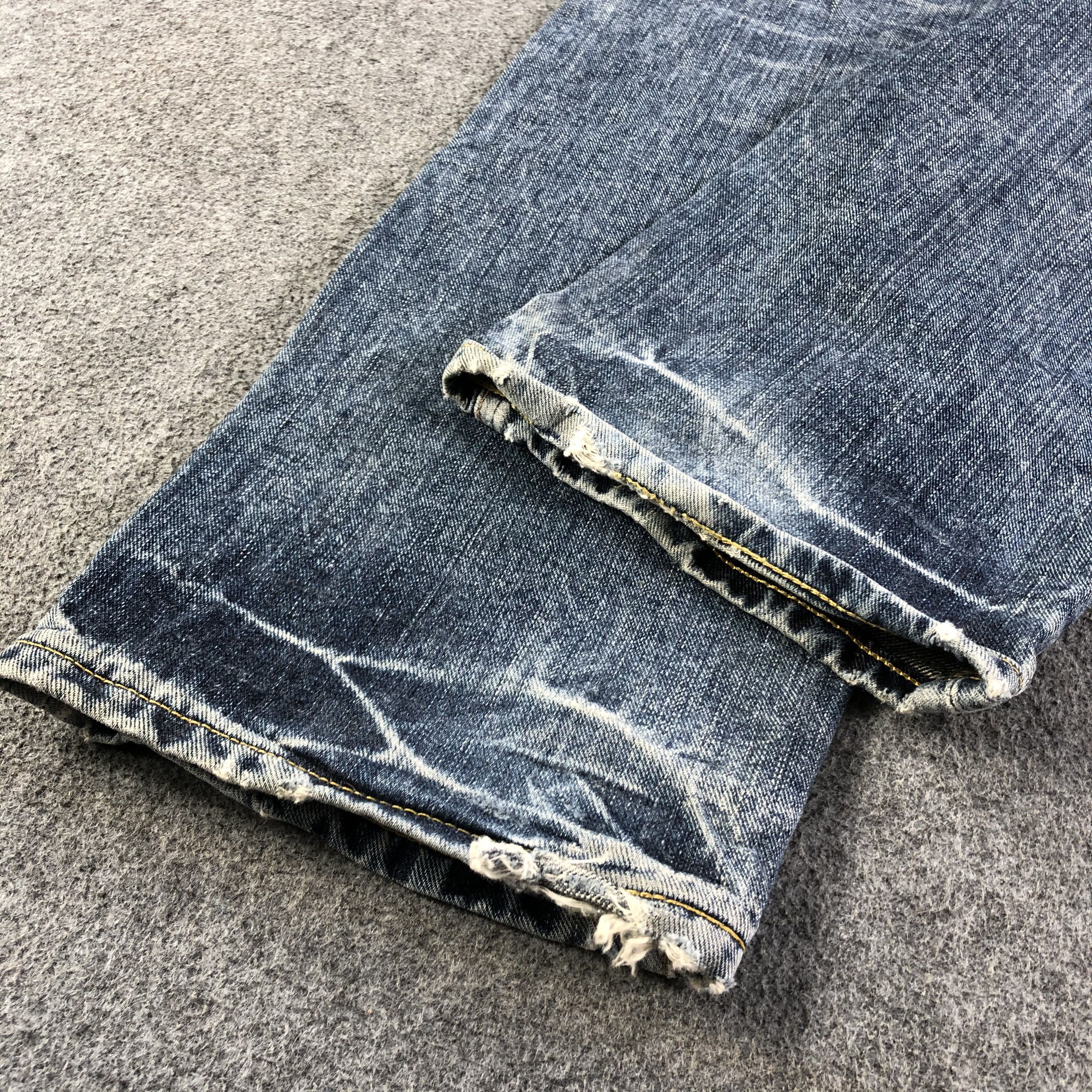 Japanese Brand Vintage Blue Wash Lee Jeans-J2846 Size US 31 - 6 Thumbnail