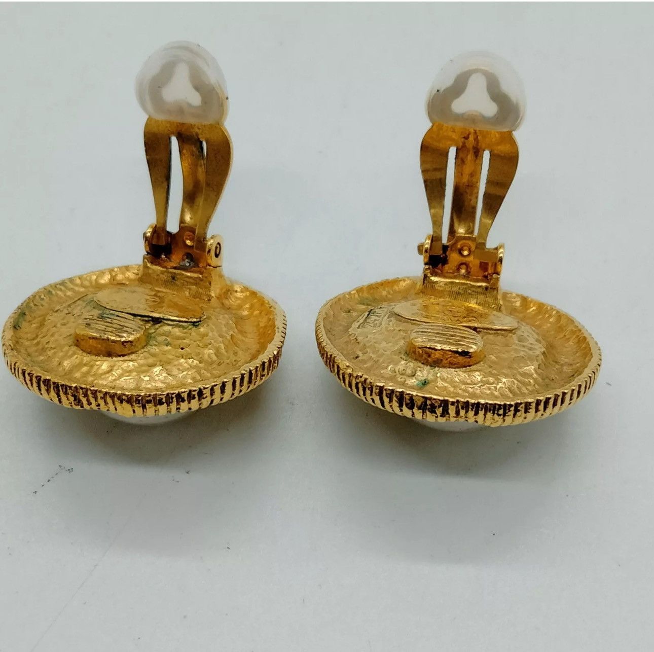 Chanel Chanel Earring Gold Whites Luxury Brand in Mint Condition Size ONE SIZE - 6 Thumbnail
