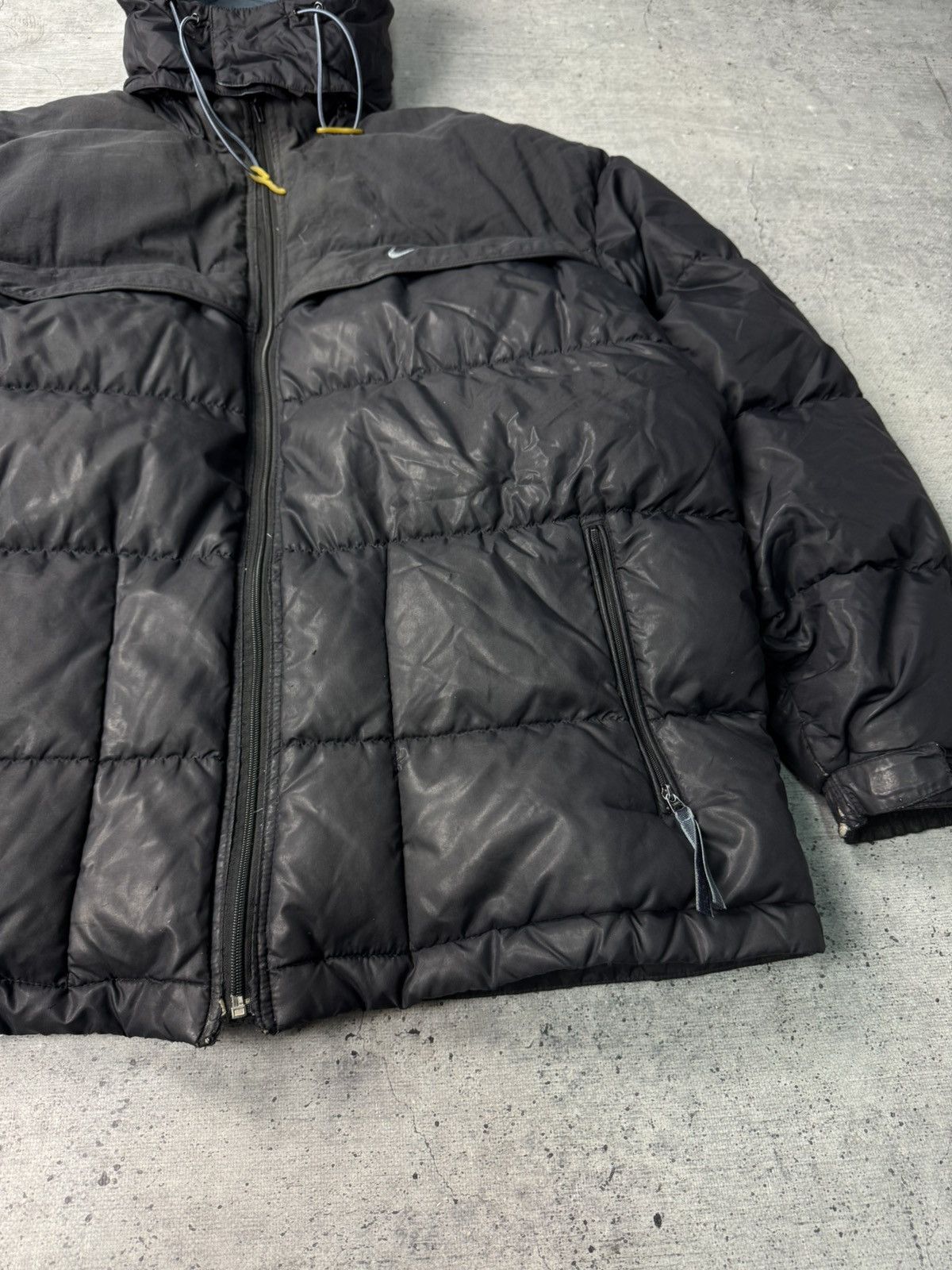 Nike Vintage Nike Distressed Retro Puffer Down Jacket Size US L / EU 52-54 / 3 - 4 Thumbnail