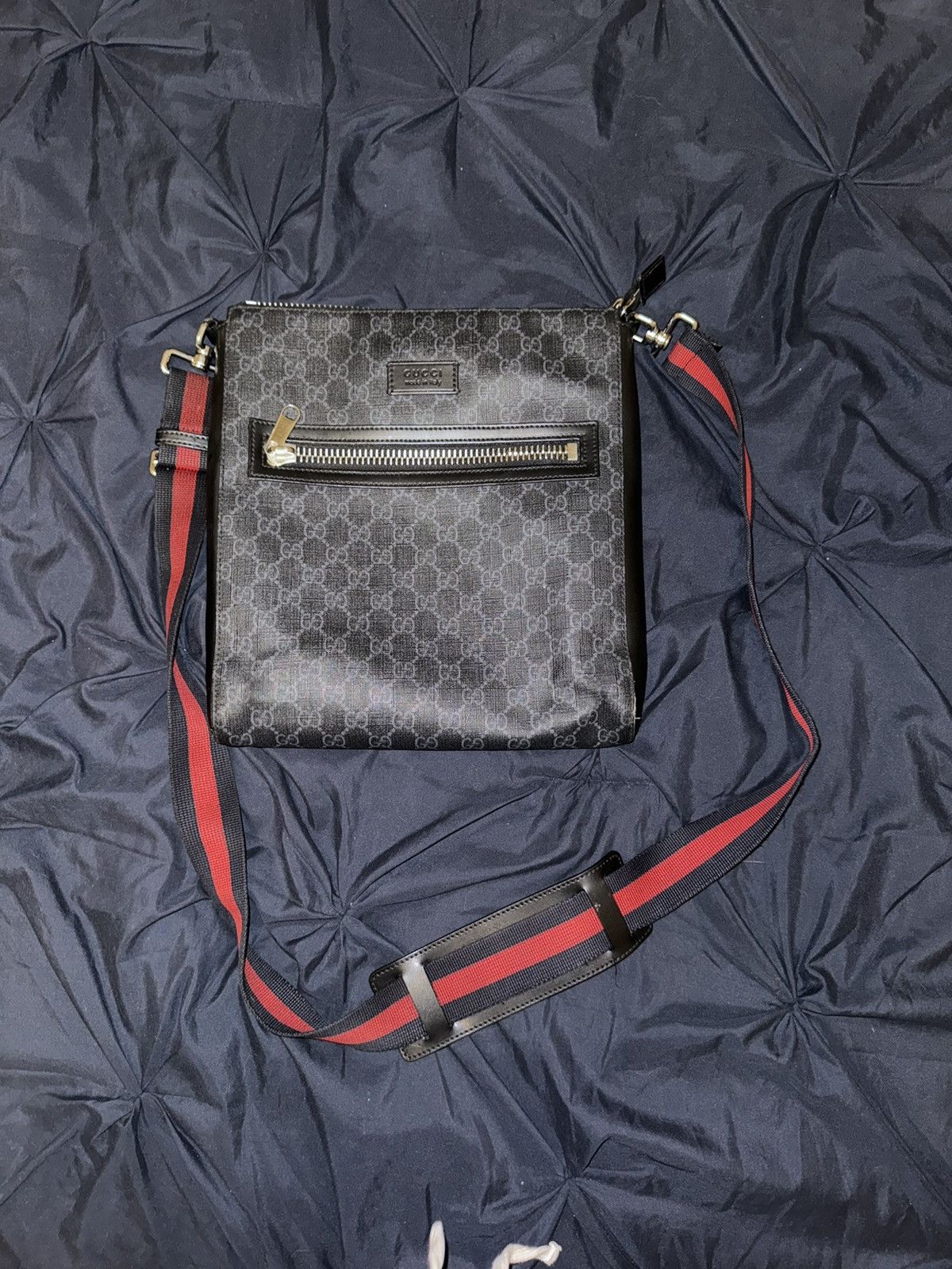 GUCCI GG SUPREME MESSENGER BAG