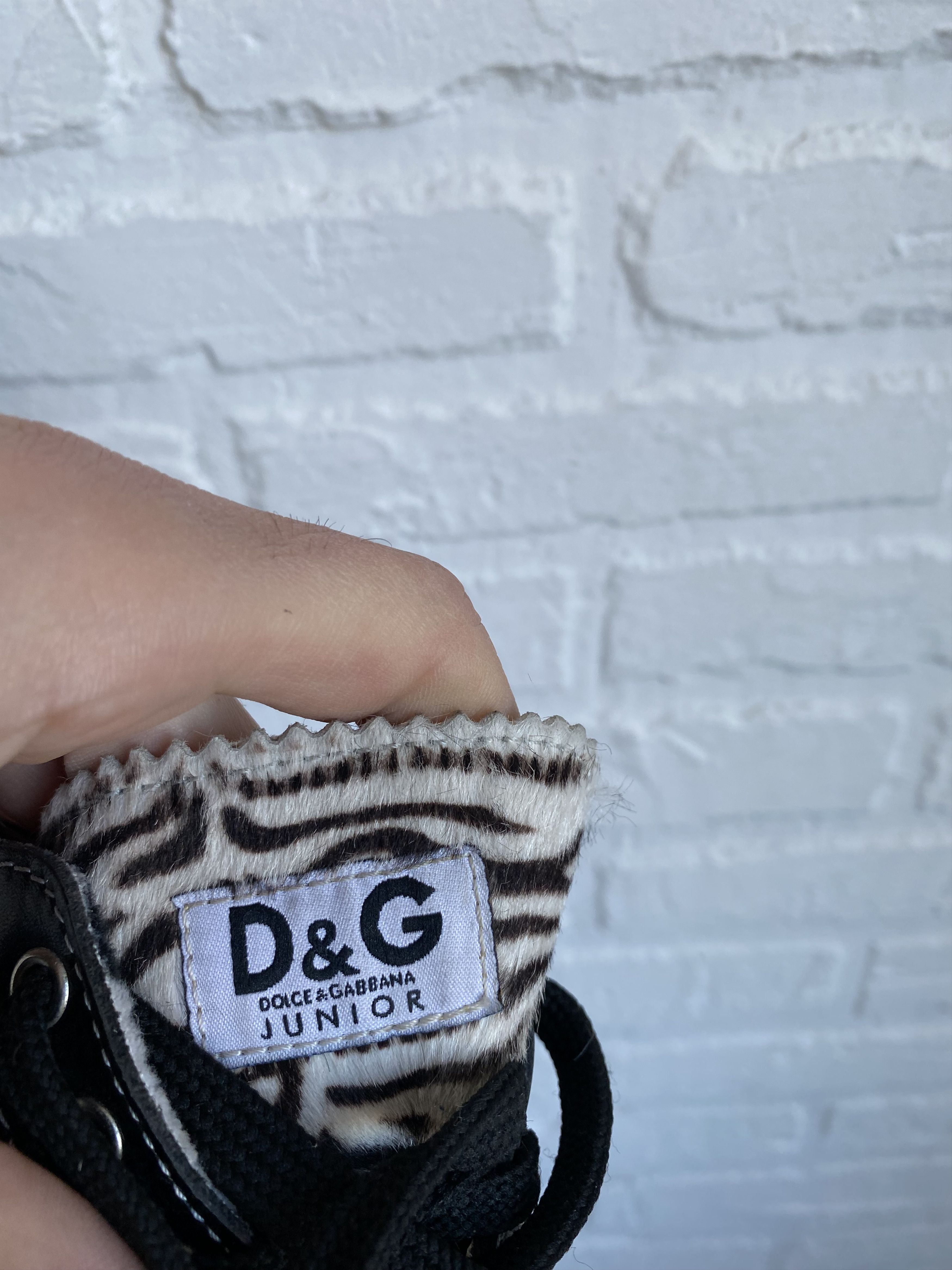 Dolce & Gabbana × Vintage Vintage y2k Dolce & Gabbana D&G junior zebra sneakers Size US 7 / EU 40 - 4 Thumbnail