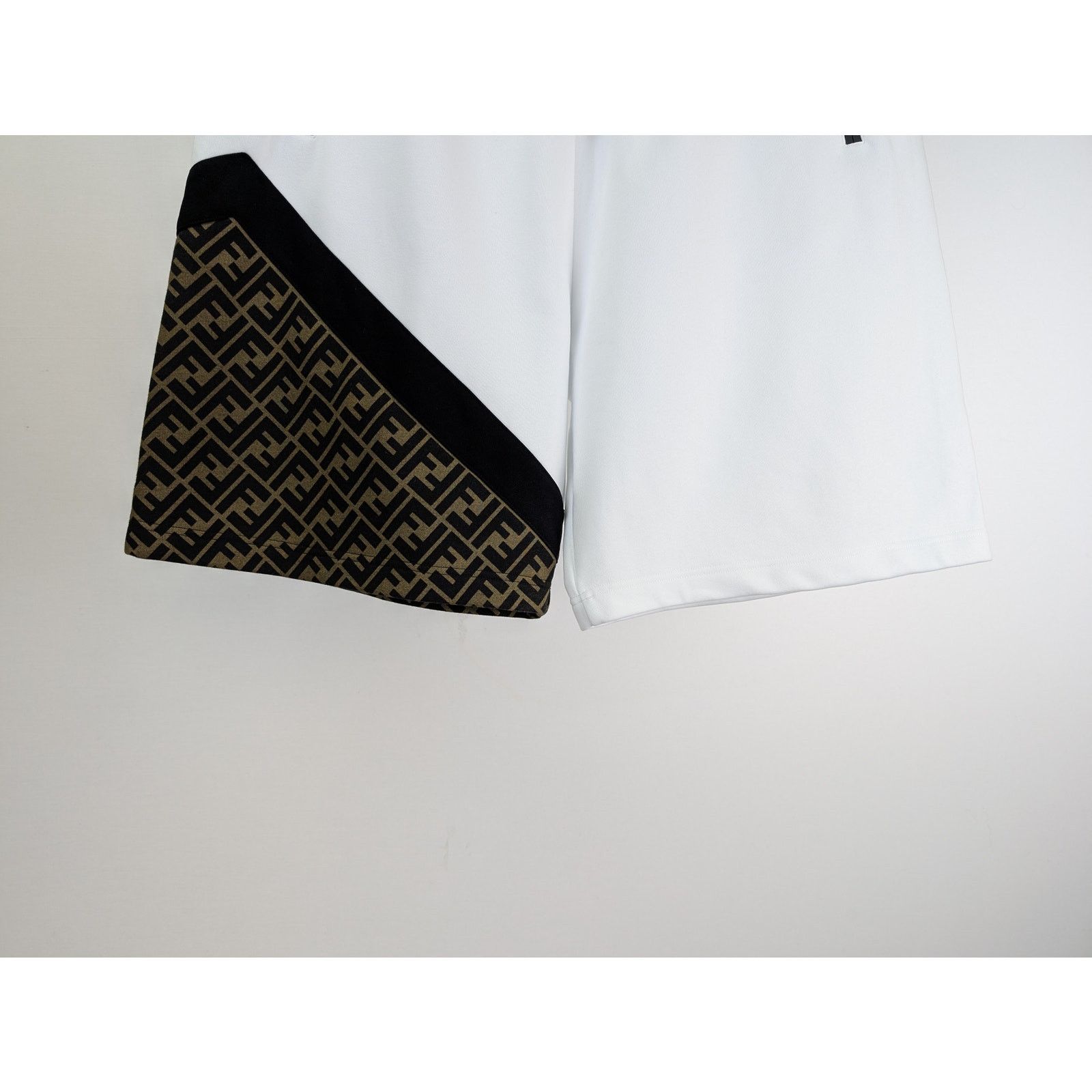 Fendi o1rshd1 Monogram Shorts in White/Brown/Monogram Size US 36 / EU 52 - 4 Thumbnail