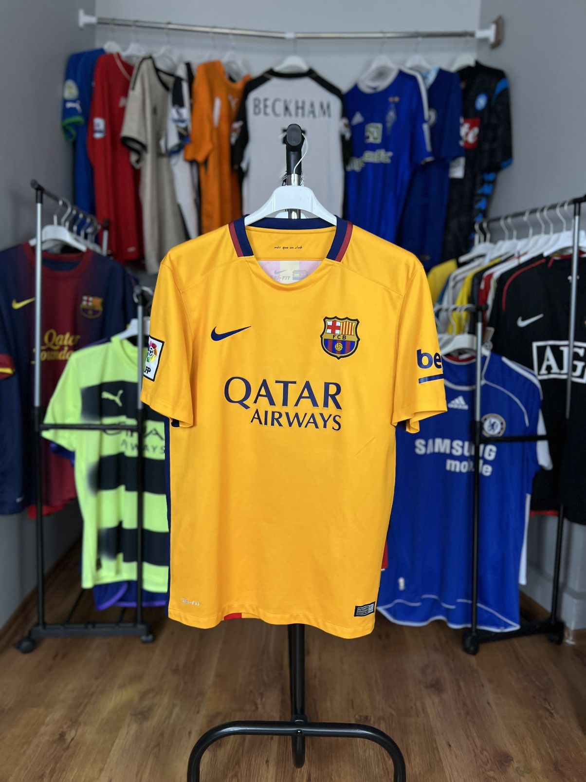 Nike Soccer Jersey Nike Barcelona 2015/16 Neymar JR #11 Size US M / EU 48-50 / 2 - 2 Thumbnail