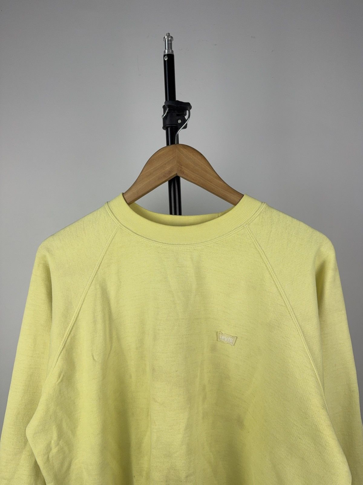 Levi's Vintage Clothing 90s Levi’s Retro Faded Yellow Raglan Crewneck Sweatshirt Size US L / EU 52-54 / 3 - 2 Thumbnail