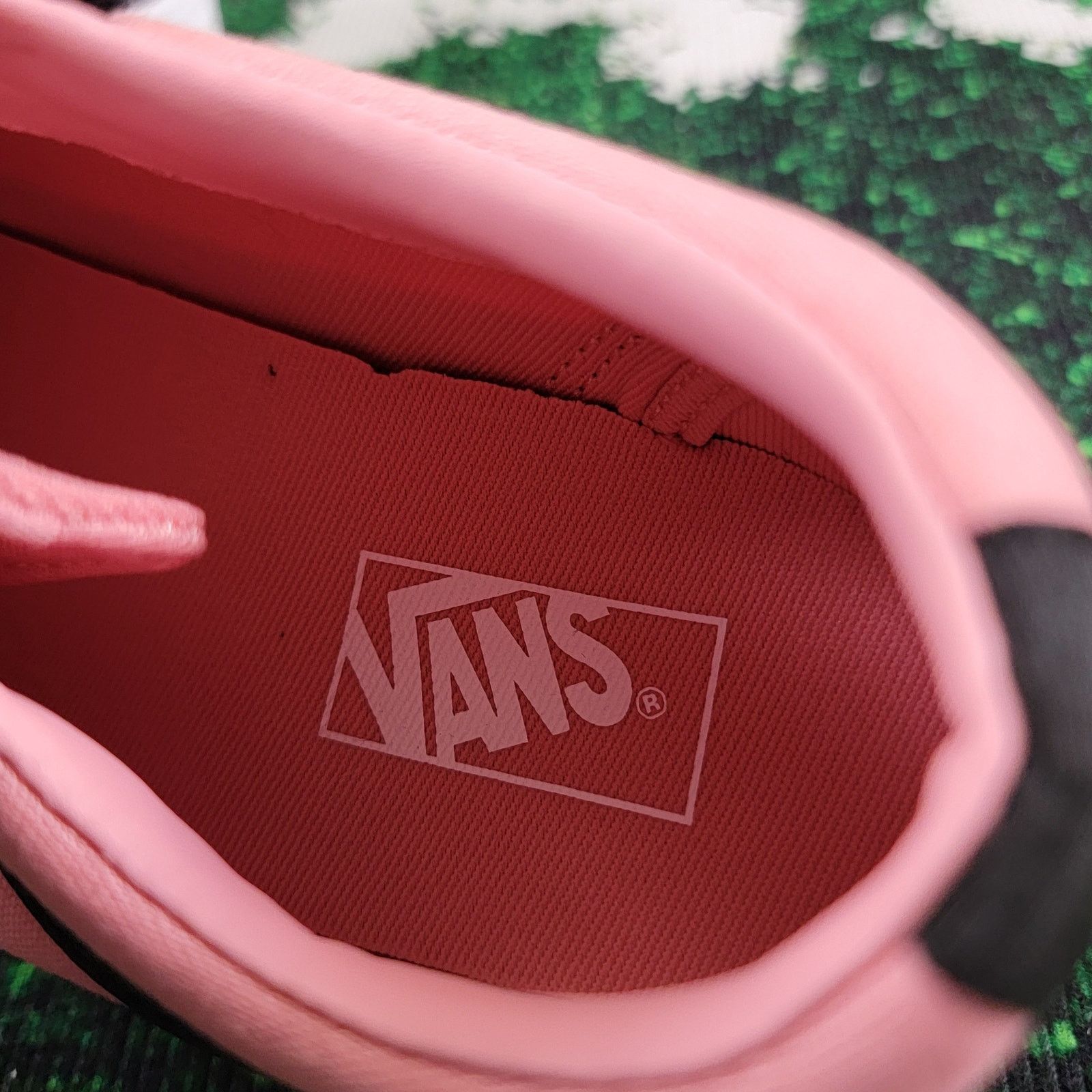 Vans Vans Ward V Fearless Blk/Pink Icing Sz 4.5 Kids VN0A4BTCWG81 Size US 4.5 / IT 34.5 - 7 Thumbnail