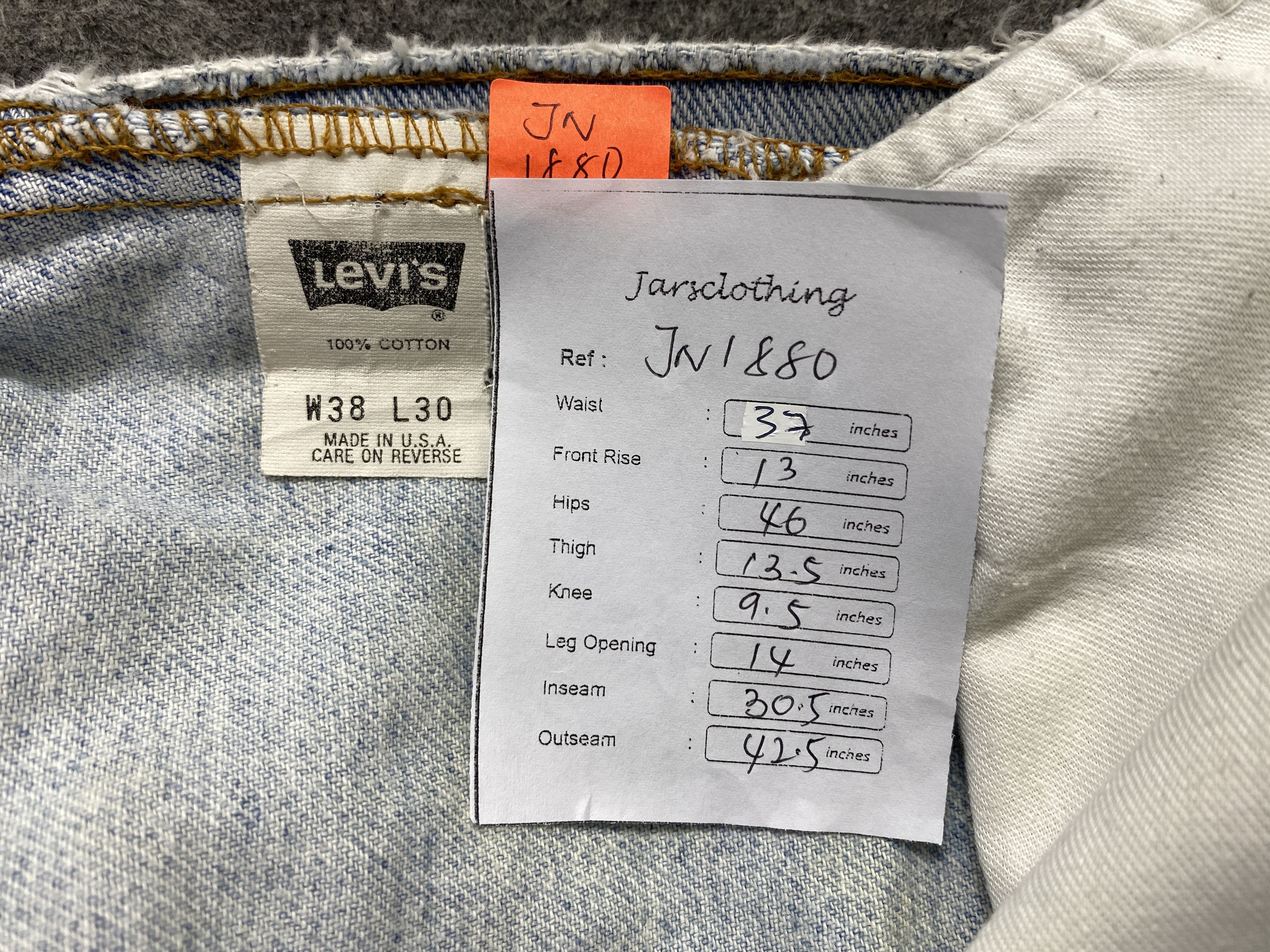 Levi's 90's Light Wash Vintage Levi's 550 37x30.5 Denim -JN1880 Size US 37 - 8 Thumbnail